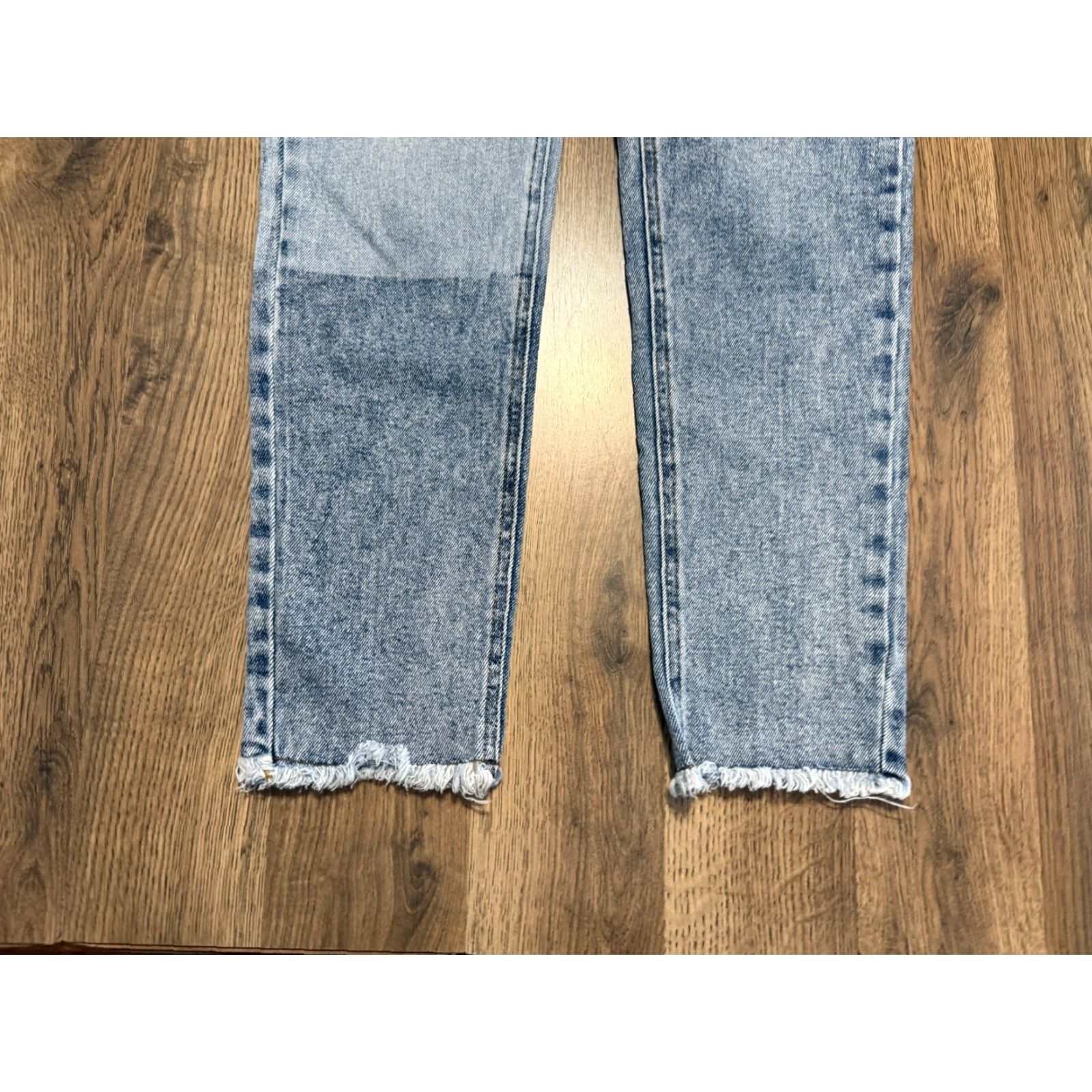 Vintage Tinseltown Jeans Women's 3/26 Blue Denim Skinny Frayed Hem Jeans Zip, 5-Pocket Regular Inseam 26 in Men/Women: Women Size 26" / US 2 / IT 38 - 3 Thumbnail