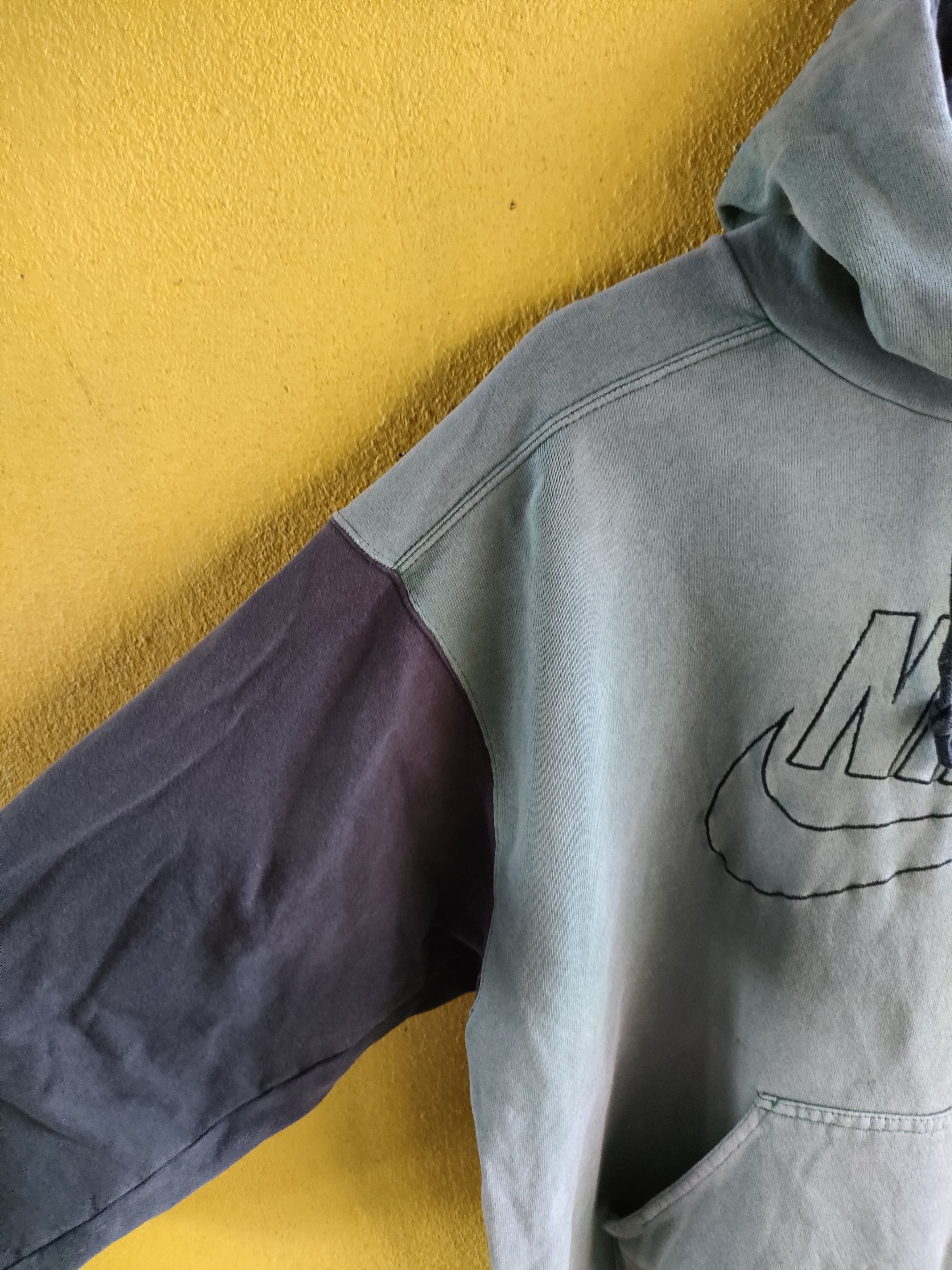If Six Was Nine × Nike × Vintage Vintage Distressed Nike Hoodie Size US L / EU 52-54 / 3 - 9 Thumbnail
