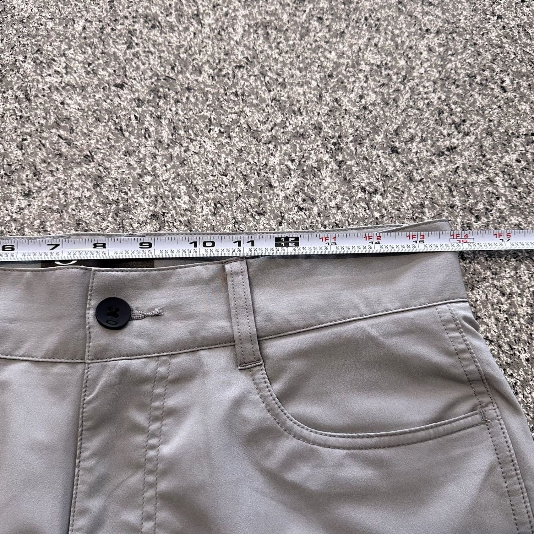 Oakley Oakley Baseline Hybrid 21 2.0 Shorts Mens 30 Gray Chino Flat Front Casual Pockets Stretch 10” Inseam XS-? No, use provided. Size US 30 / EU 46 - 6 Thumbnail