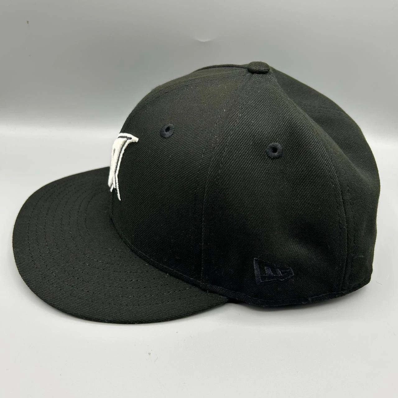 New Era Cleveland Indians Guardians Hat Men 7 1/4 Black MLB Fitted Size ONE SIZE - 7 Thumbnail