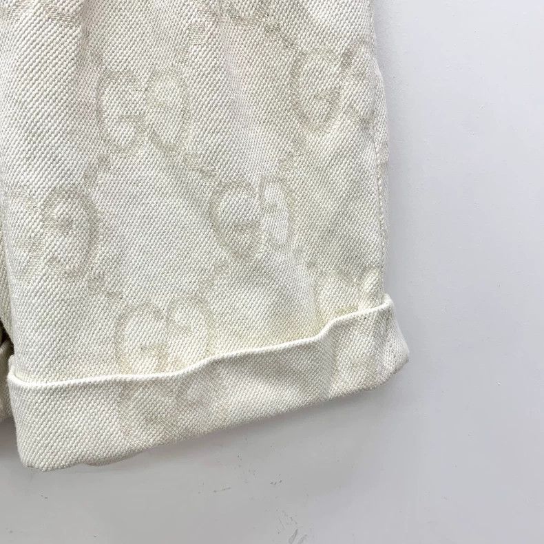 Gucci Gucci Beige logo printed full printed cotton casual shorts Size 26" / US 2 / IT 38 - 4 Thumbnail