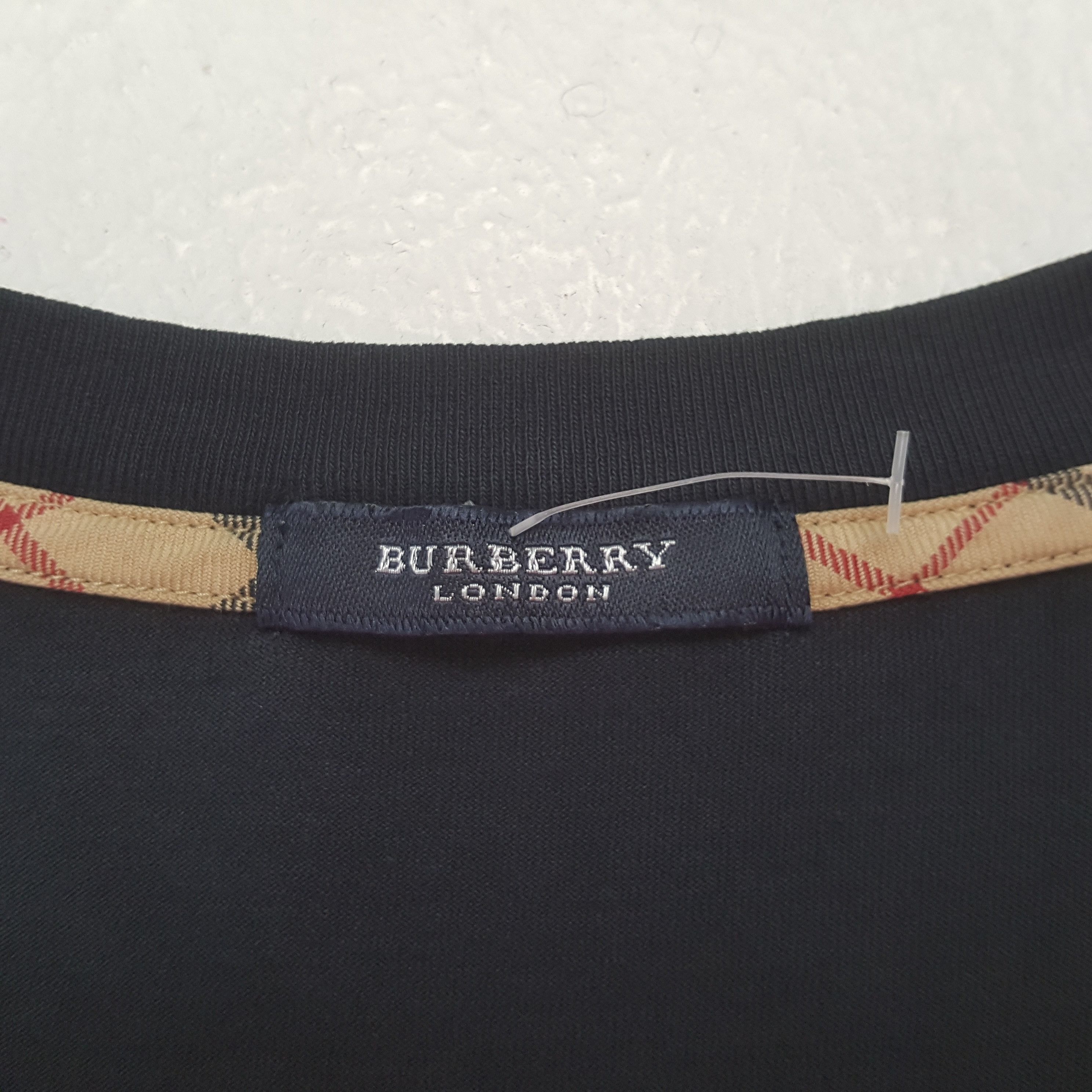 Burberry Burberry London Fashion Brand Custom Art Tshirt RR30 Size US M / EU 48-50 / 2 - 4 Thumbnail