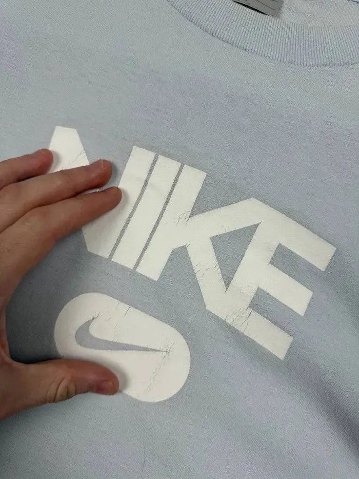 Nike Vintage Nike Big Logo T-Shirt 00s Swoosh Size US L / EU 52-54 / 3 - 3 Thumbnail
