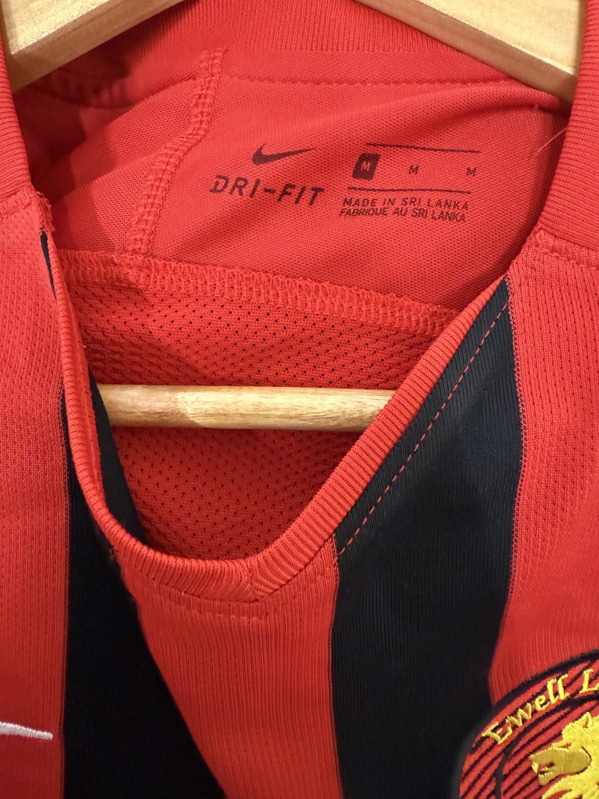 Nike Nike Dri-FIT Red and Black Striped Soccer Jersey Medium Size US M / EU 48-50 / 2 - 3 Thumbnail