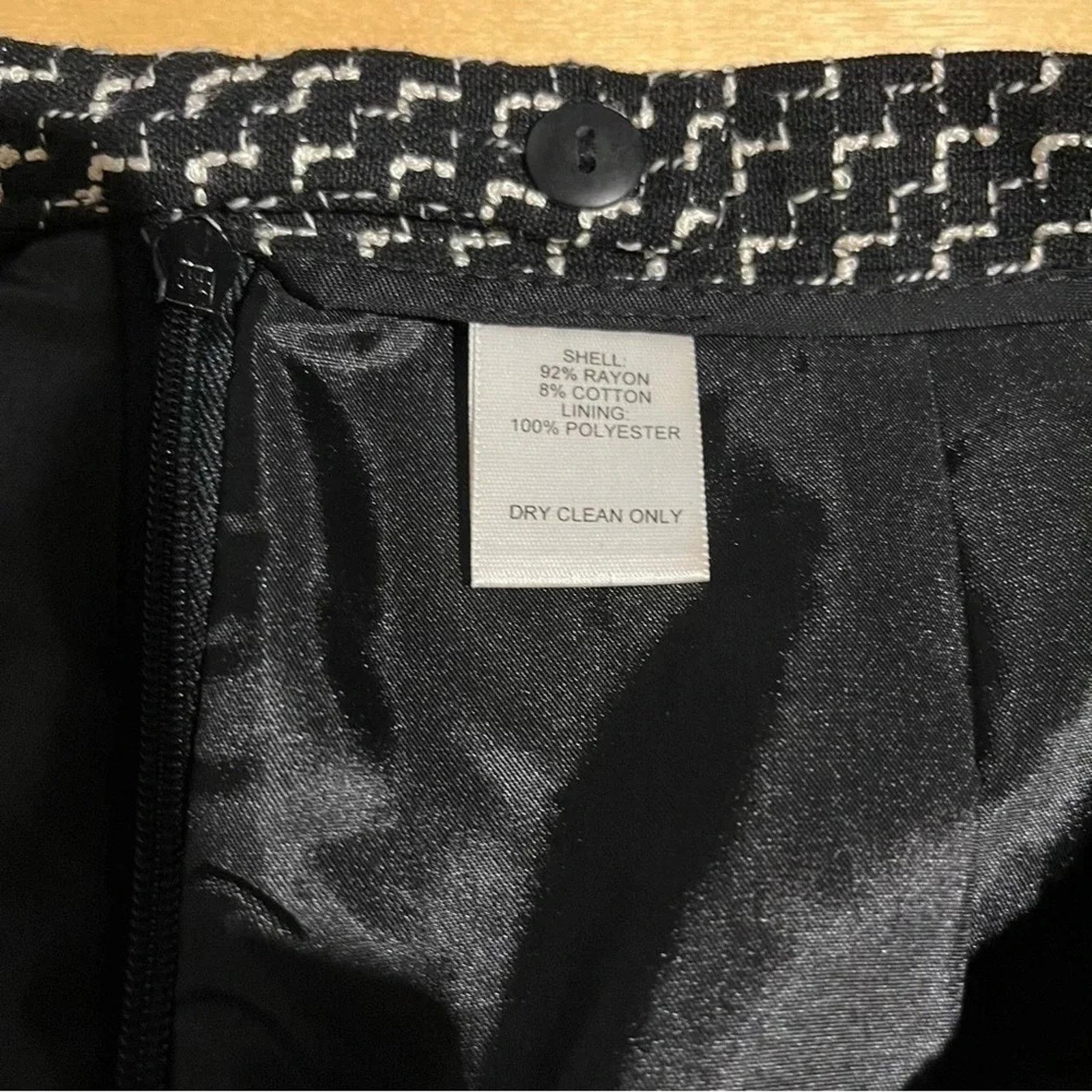 Talbots NWT Talbots Tweed Skirt Black White Women’s Size 10 Office Size 32" / US 10 / IT 46 - 4 Thumbnail