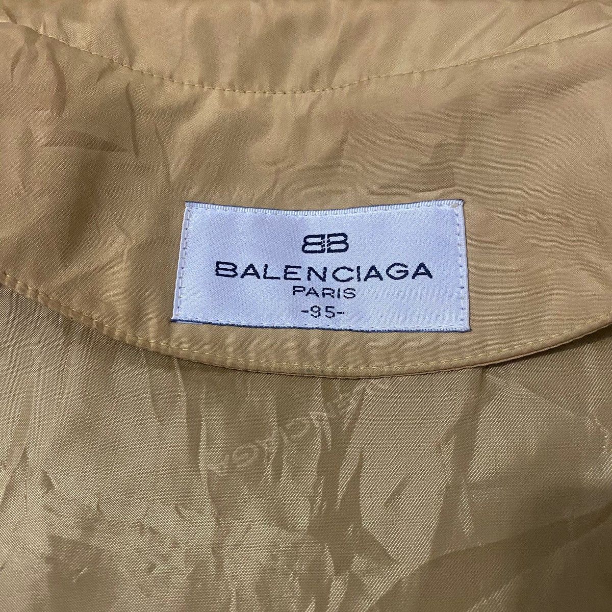 Balenciaga Vintage Balenciaga Hidden Hoodie Logo Light Jacket Size US L / EU 52-54 / 3 - 5 Thumbnail