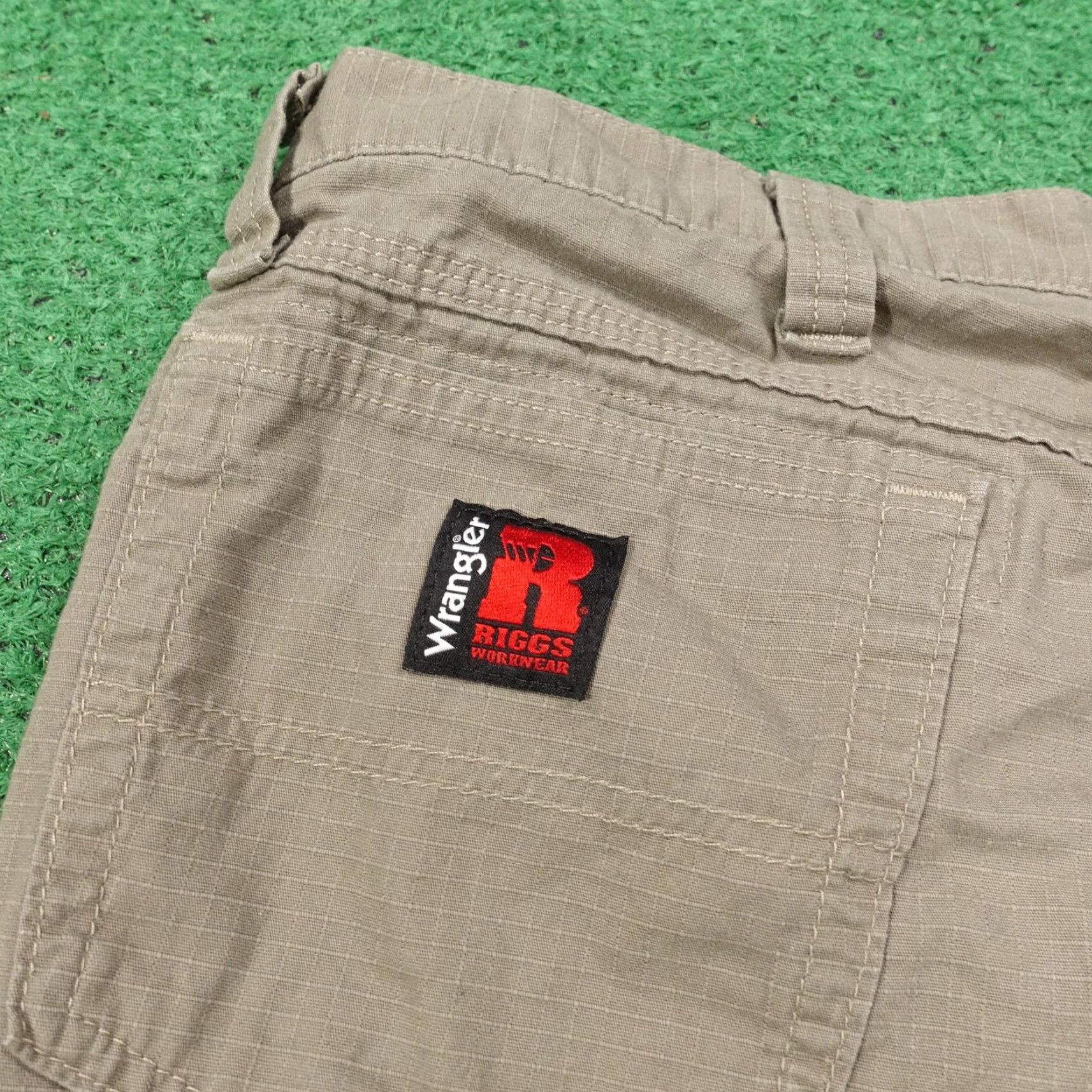 Wrangler Wrangler Riggs Workwear Shorts Mens 42 Khaki Beige Ripstop Cargo Work Size US 40 / EU 56 - 6 Thumbnail