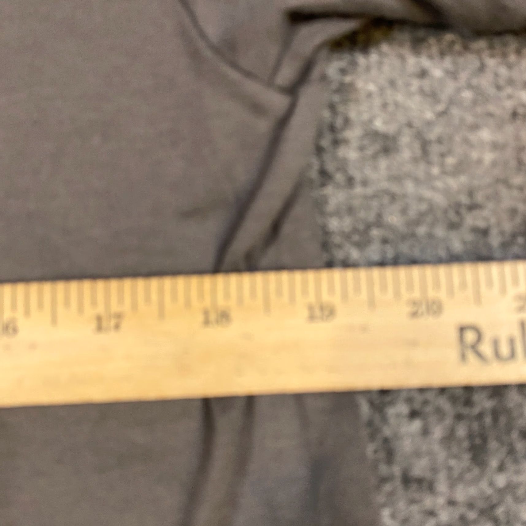 Hot Topic Stranger Things Stitch T-Shirt M Gray Hot Topic Official NEW User: Stranger Things Official M Gray T-Shirt Hot Topic NEW Size US M / EU 48-50 / 2 - 3 Thumbnail