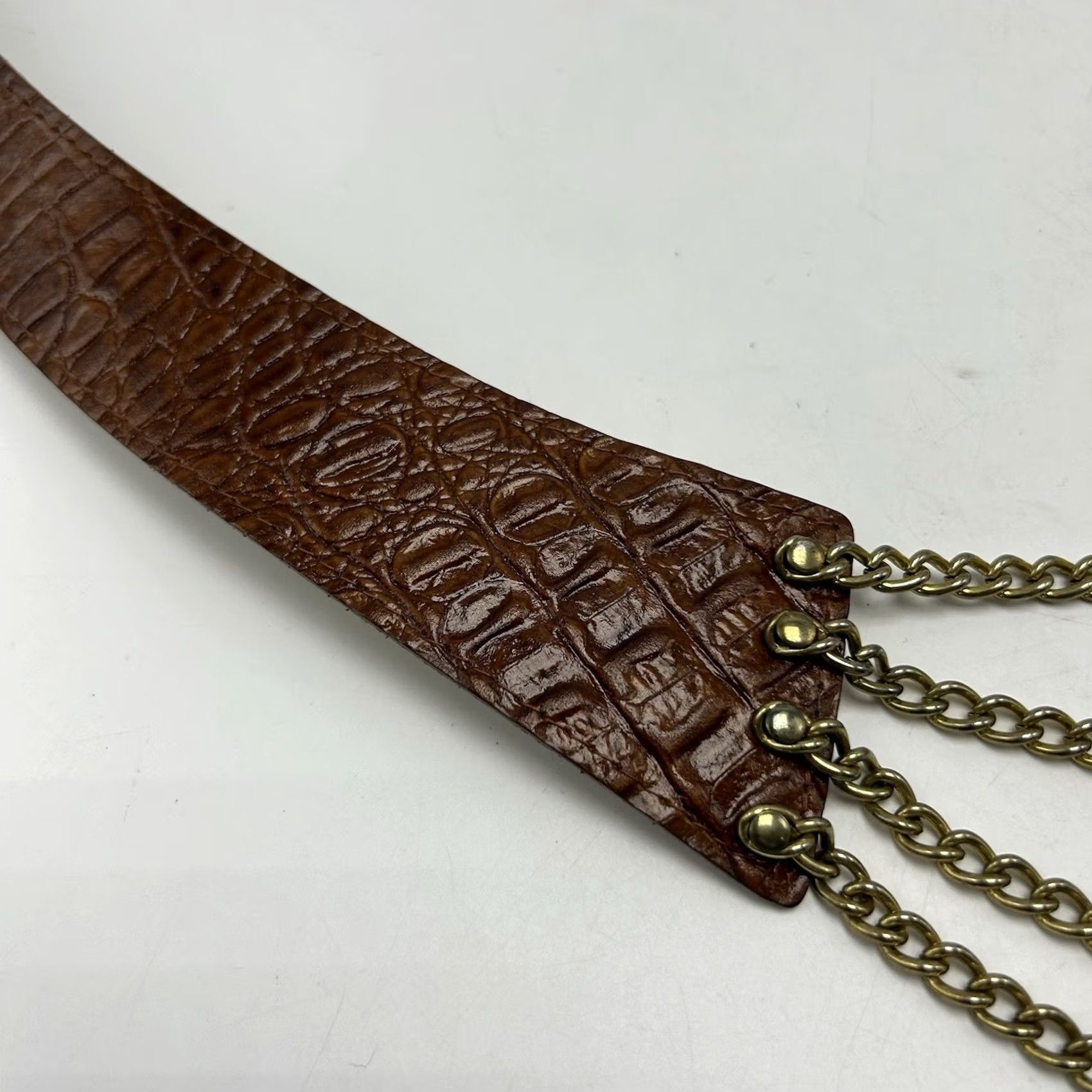 Vintage VINTAGE Womens Belt Medium Faux Leather Gold Chain Detail Croc Embossed 90s Y2K Size ONE SIZE - 3 Thumbnail