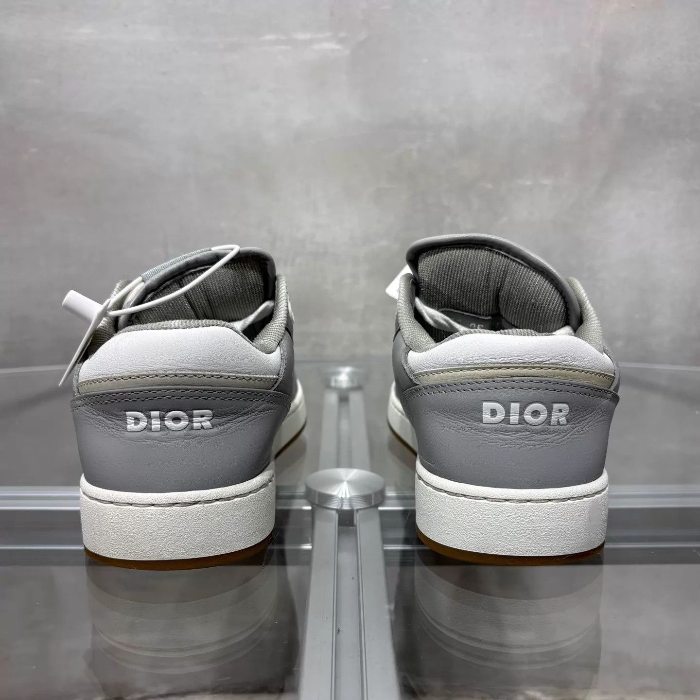 Dior Dior B27 Gray & White Oblique Sneaker 36 Size US 5.5 / IT 35.5 - 6 Thumbnail