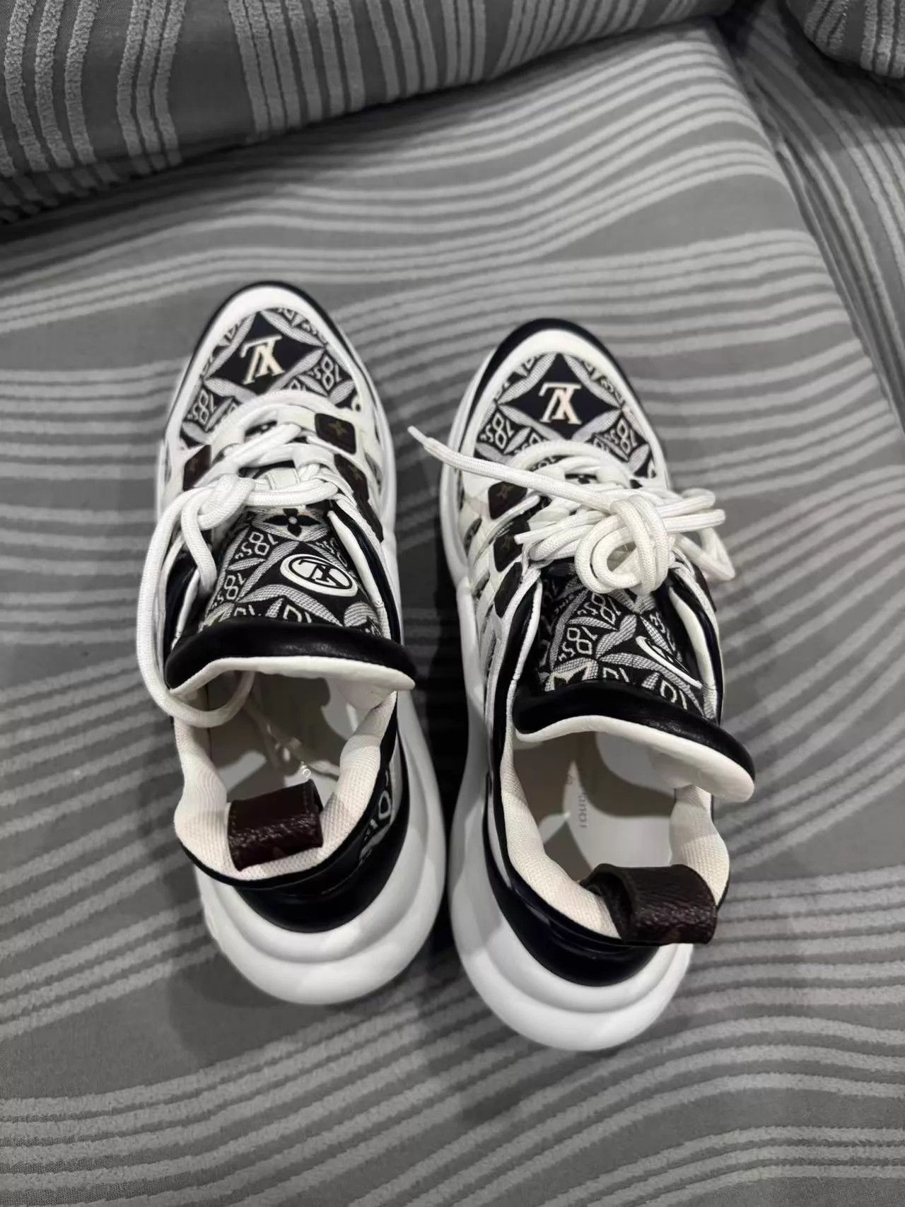 Louis Vuitton Lv1854 Dad Sneaker 37.5 EU Worn 2x Size US 7 / IT 37 - 2 Thumbnail