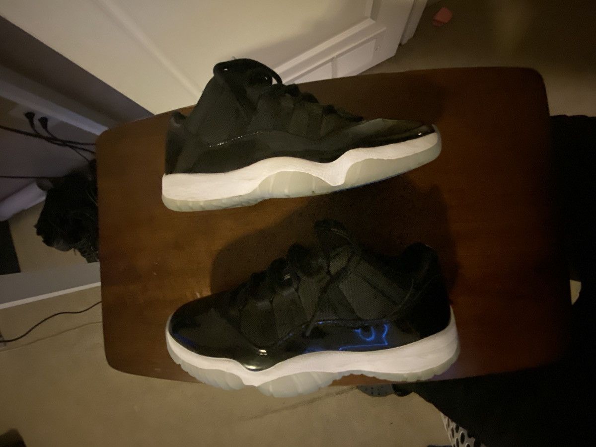 Jordan Brand AIR JORDAN 11 RETRO LOW Size US 9 / EU 42 - 4 Thumbnail