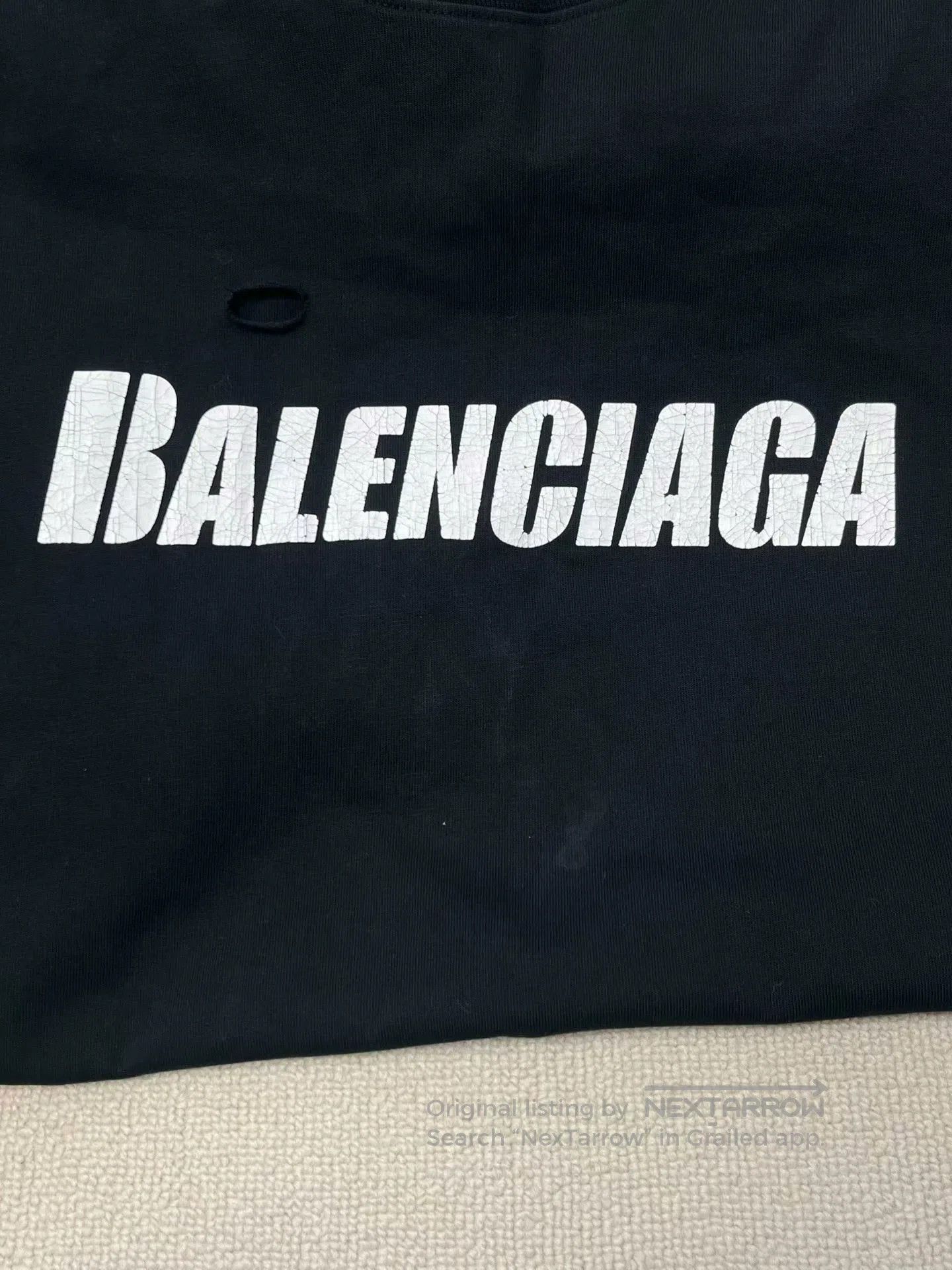Balenciaga Balenciaga Letter Print Hole Round Neck T-Shirt. Size US XS / EU 42 / 0 - 3 Thumbnail