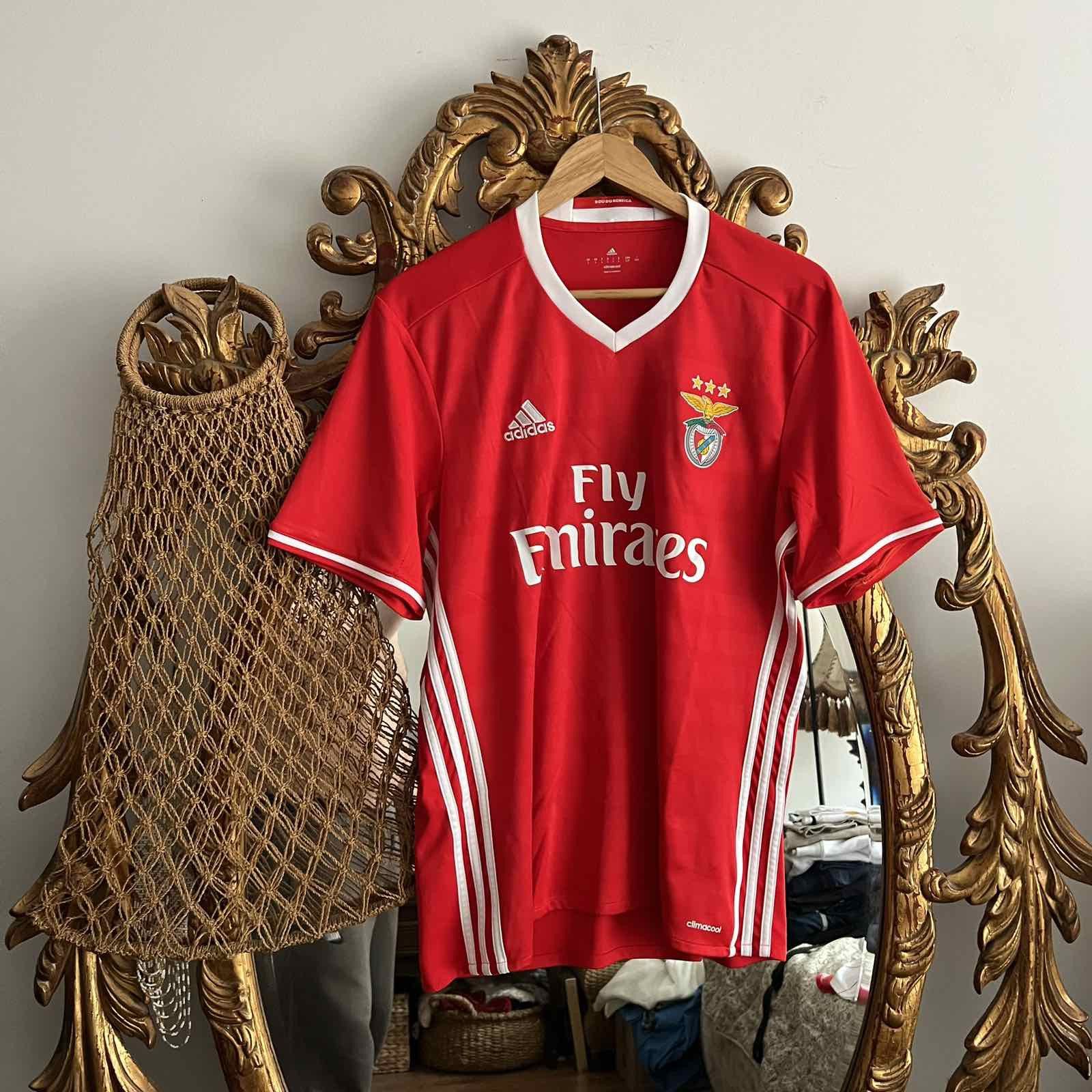 Adidas Adidas Benfica red soccer jersey size L Size US L / EU 52-54 / 3 - 1 Thumbnail