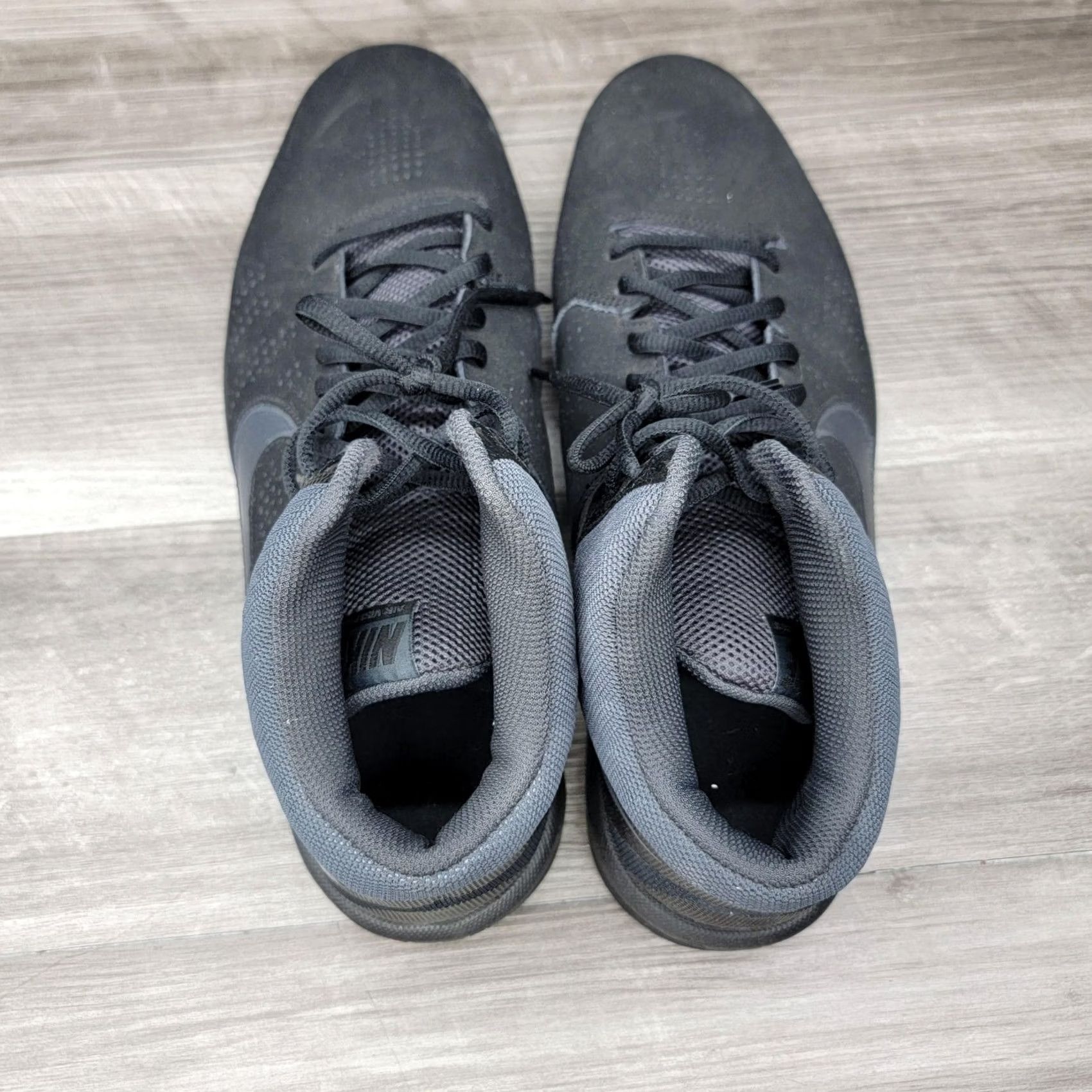 Nike Nike Basketball Shoes Mens Size 13 Black Mid Top Cushioned Sneakers 749168-003 Size US L / EU 52-54 / 3 - 5 Thumbnail