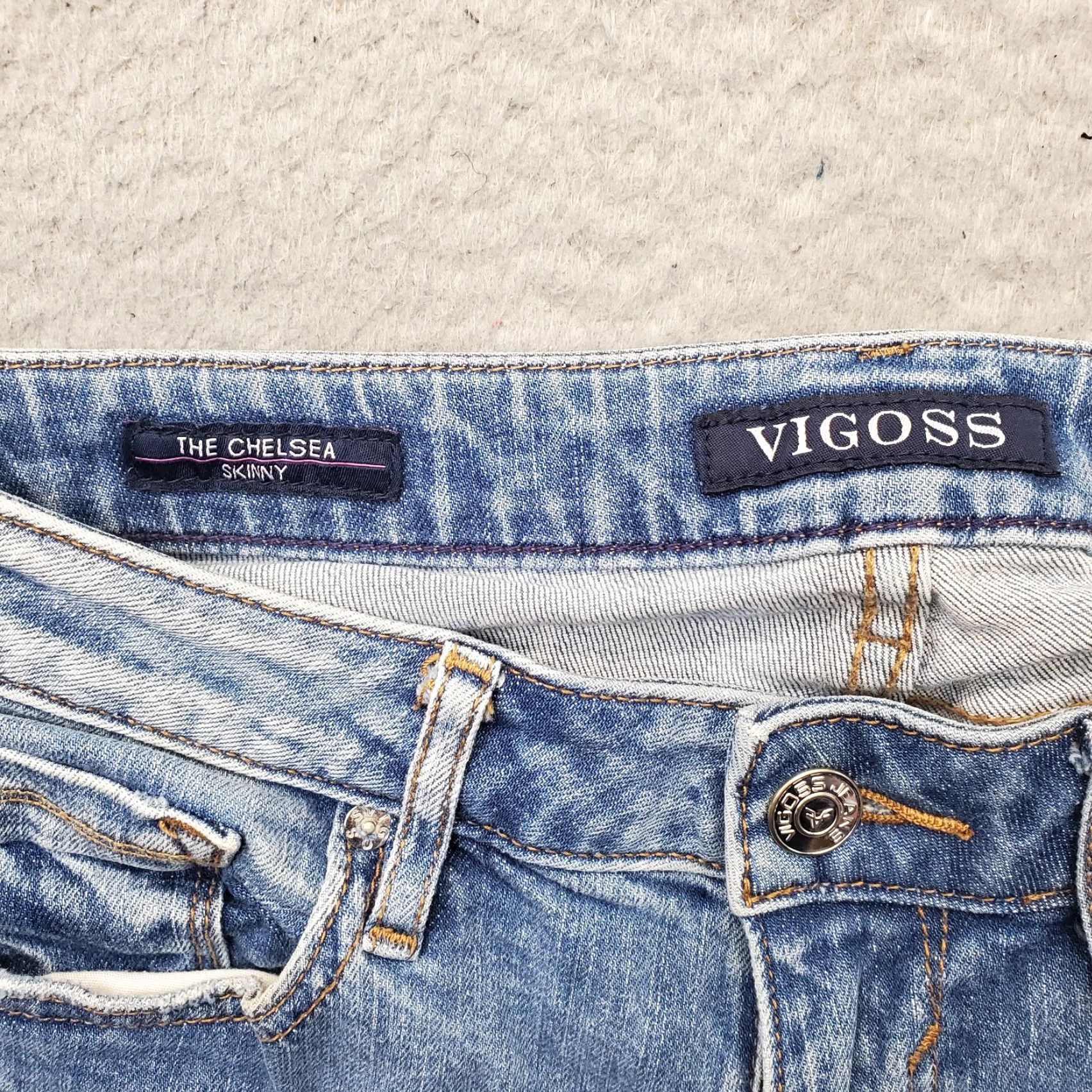 Vintage VIGOSS Jeans Women's 27x29 Blue Denim Stretch Distressed The Chelsea Skinny Leg Shirt Size 27" / US 4 / IT 40 - 7 Thumbnail