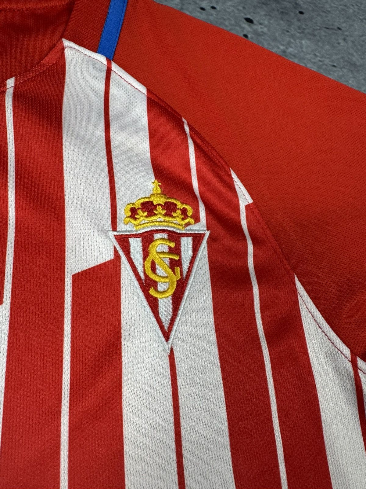 Nike Sporting Gijon Carmona Football Jersey Size US S / EU 44-46 / 1 - 7 Thumbnail