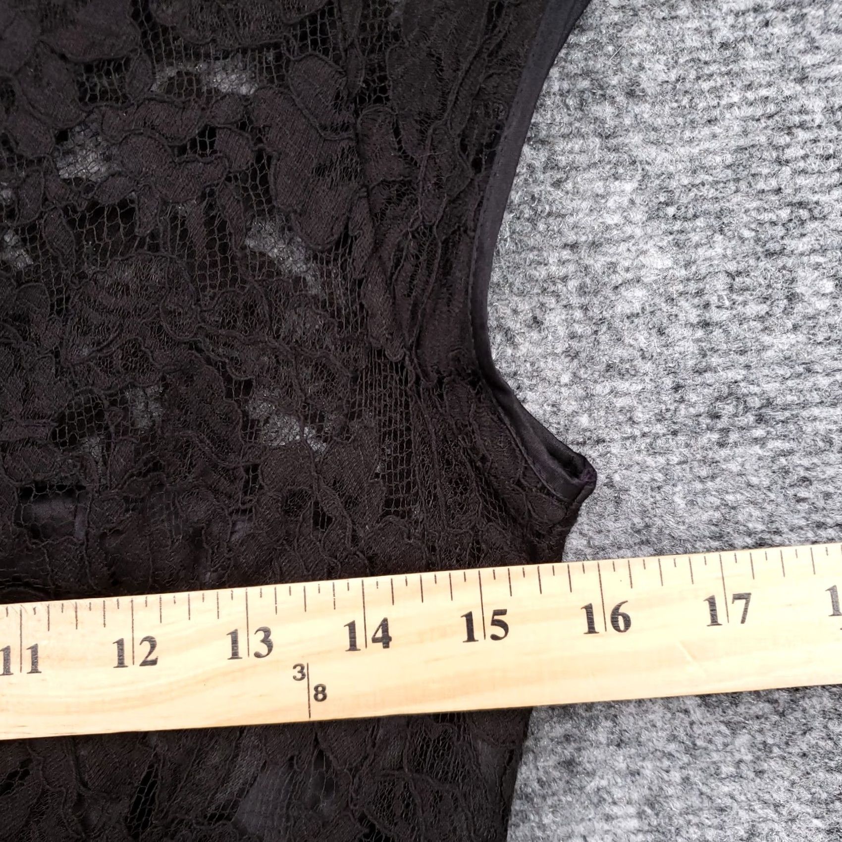 Banana Republic Banana Republic Dress Womens Tall 4 Black Lace Cocktail Zip Back Lined Surplice Short Sleeve Size S / US 4 / IT 40 - 5 Thumbnail