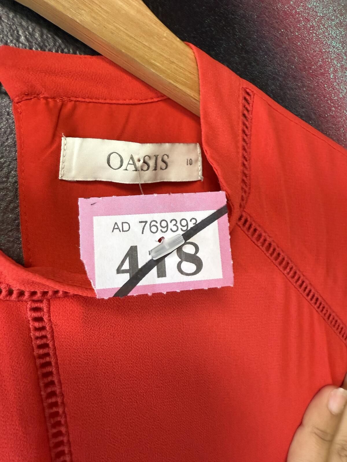 Other Oasis red textured jacquard flutter sleeve midi dress Size M / US 6-8 / IT 42-44 - 2 Thumbnail