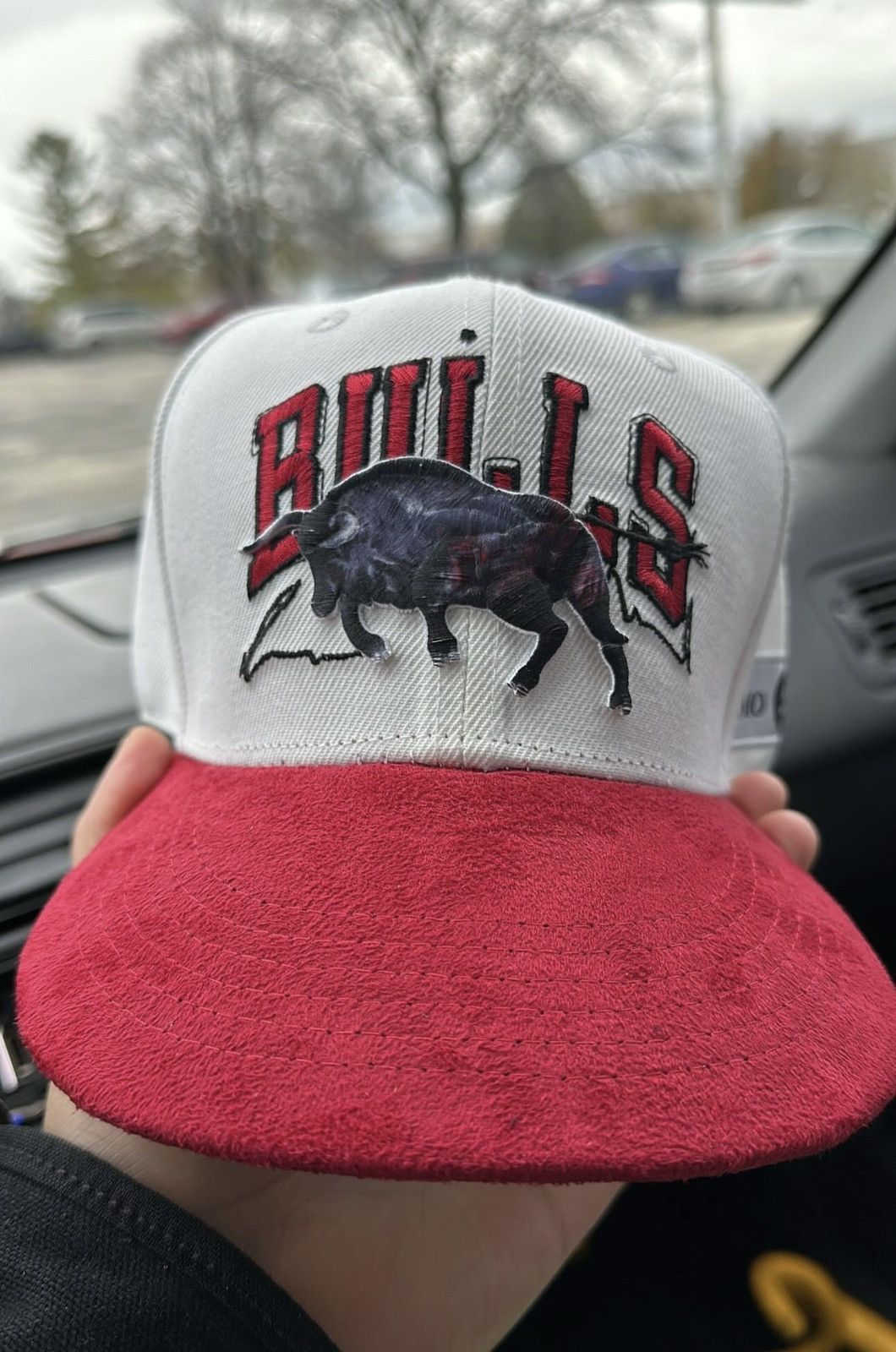 NBA Vintage Y2K Chicago Bulls “Chuck Styles” Suede Snapback Size ONE SIZE - 1 Thumbnail