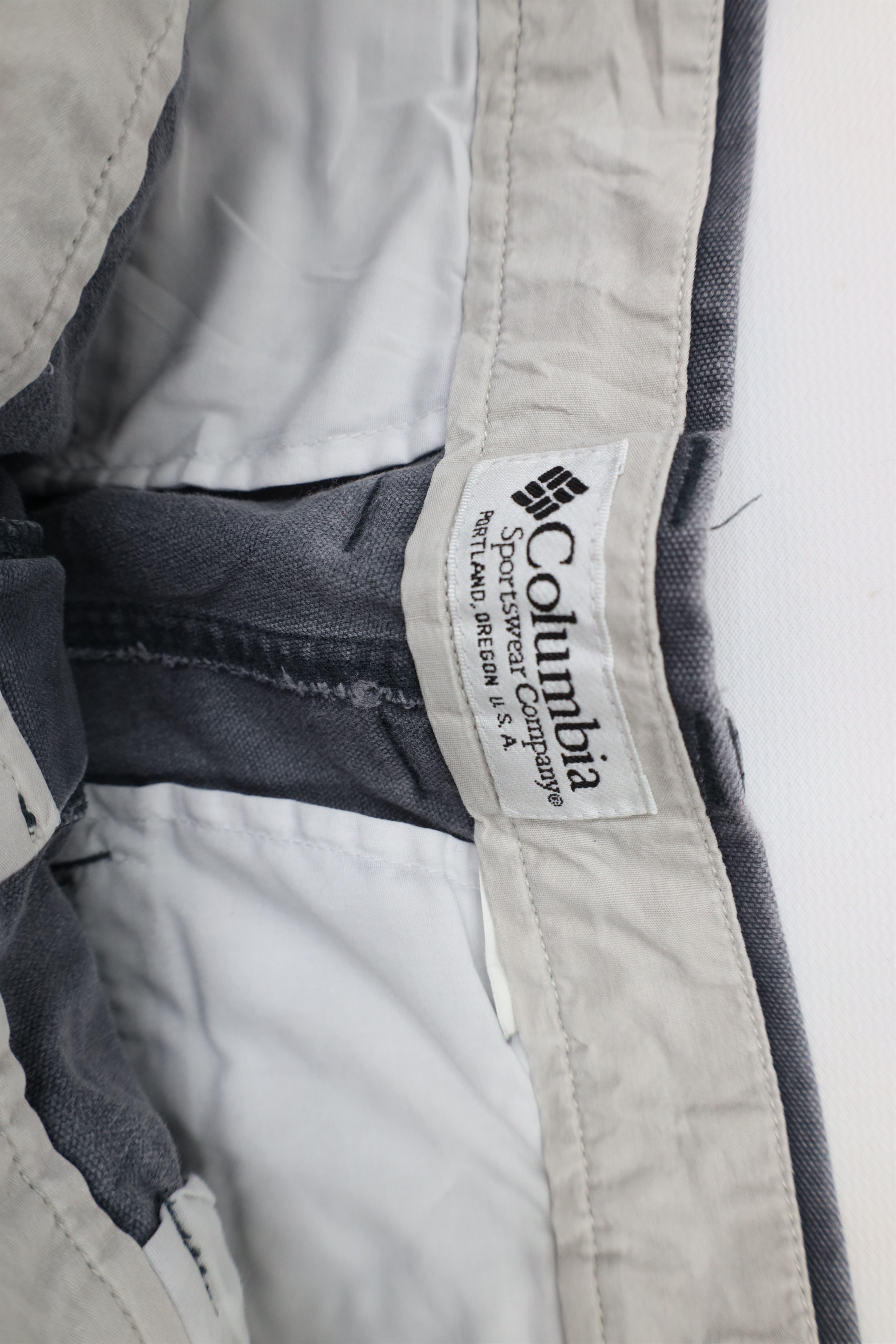 Columbia × Vintage Vintage 90s Columbia Spell Out Above Knee Canvas Shorts Gray Size US 32 / EU 48 - 7 Thumbnail