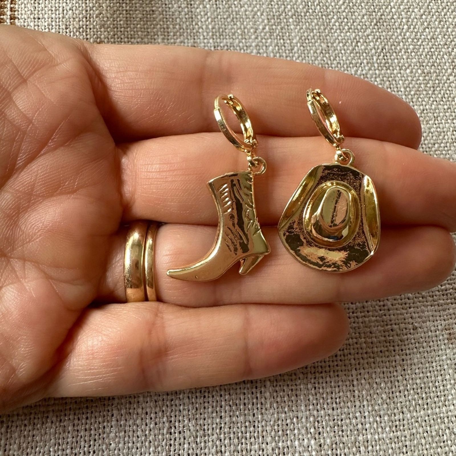 Other Cowboy Hat and Boots Hoop Earrings Size ONE SIZE - 3 Thumbnail