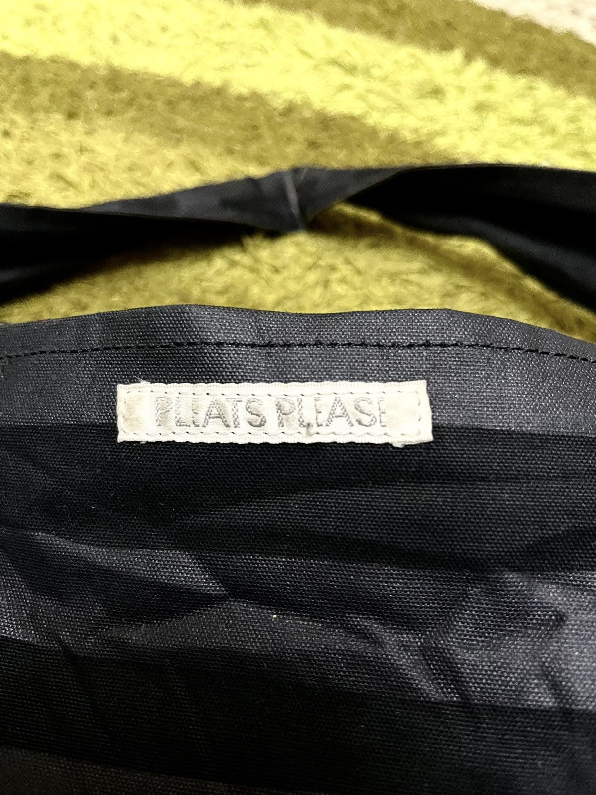 Issey Miyake × Japanese Brand × Pleats Please Issey Miyake Pleats Please Issey Miyake Shoulder Bag Size ONE SIZE - 3 Thumbnail