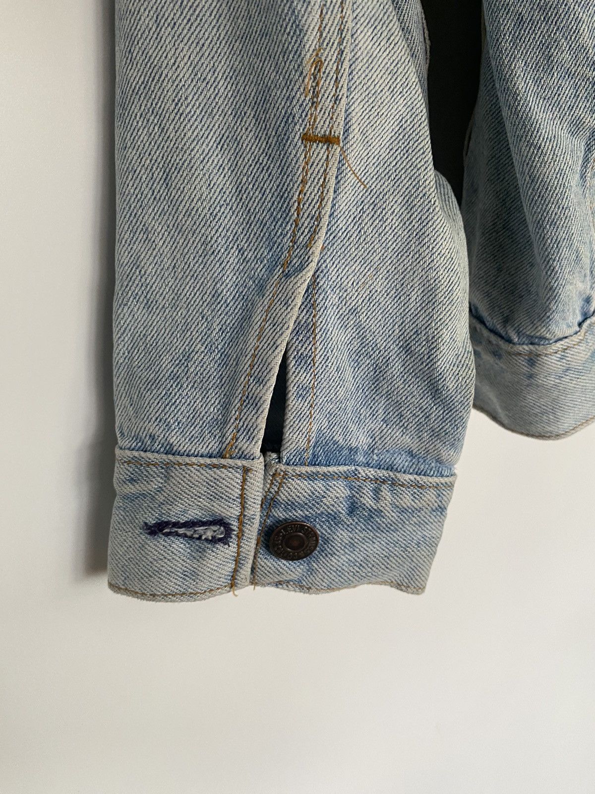 Levi's × Levi's Vintage Clothing Distressed Vintage Levi’s Trucker Denim Jeans Jacket USA Size US S / EU 44-46 / 1 - 16 Thumbnail
