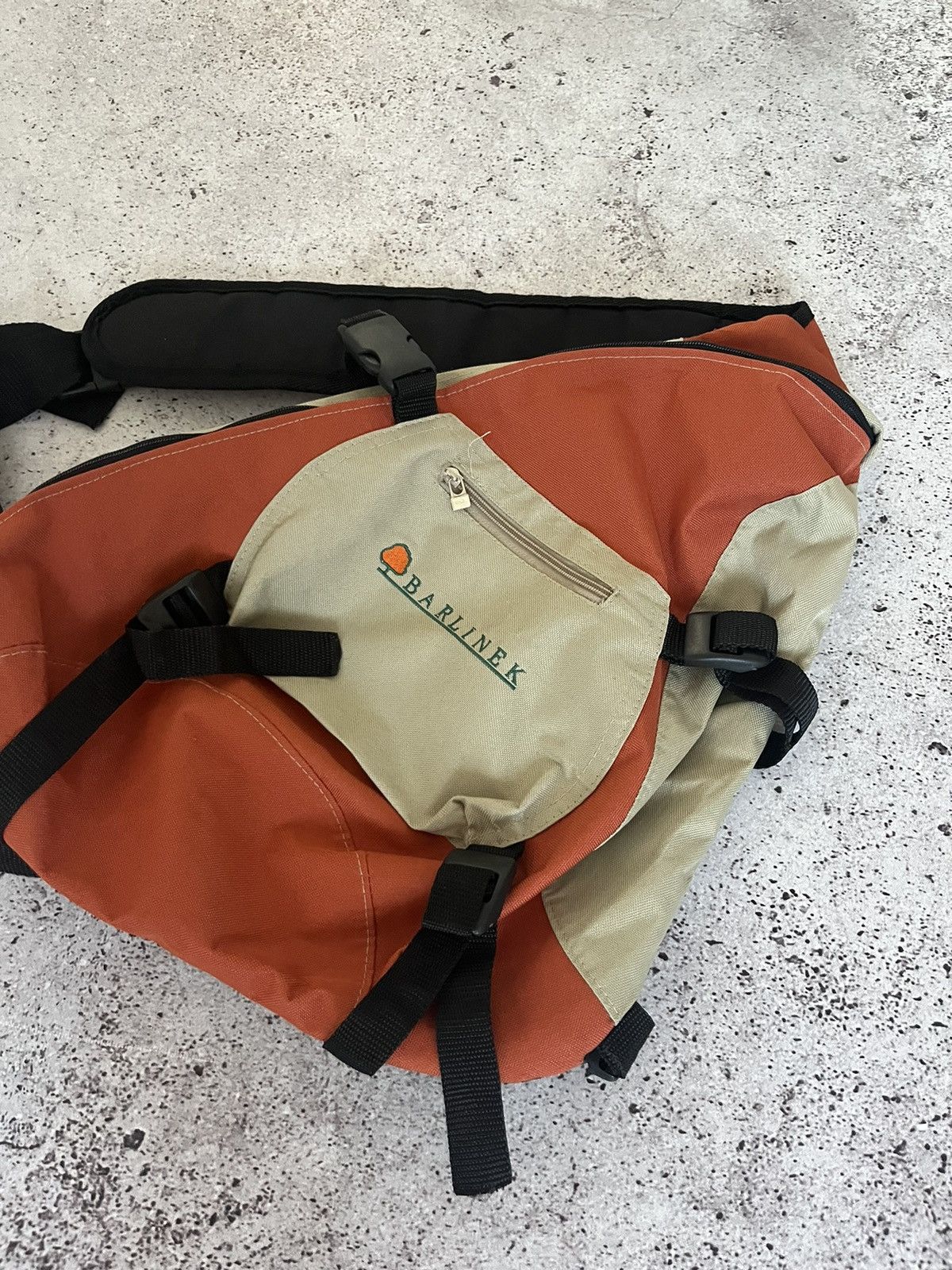 Vintage 🎒Sling Bag Vintage Oakley Sling Bag Style Size ONE SIZE - 2 Thumbnail