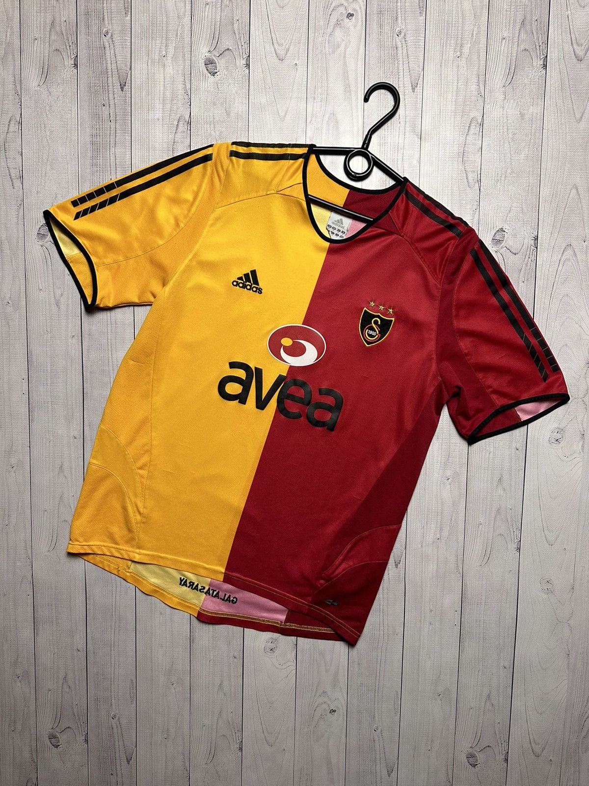 Adidas Vintage adidas Galatasaray soccer jersey size M rare Size US M / EU 48-50 / 2 - 1 Thumbnail