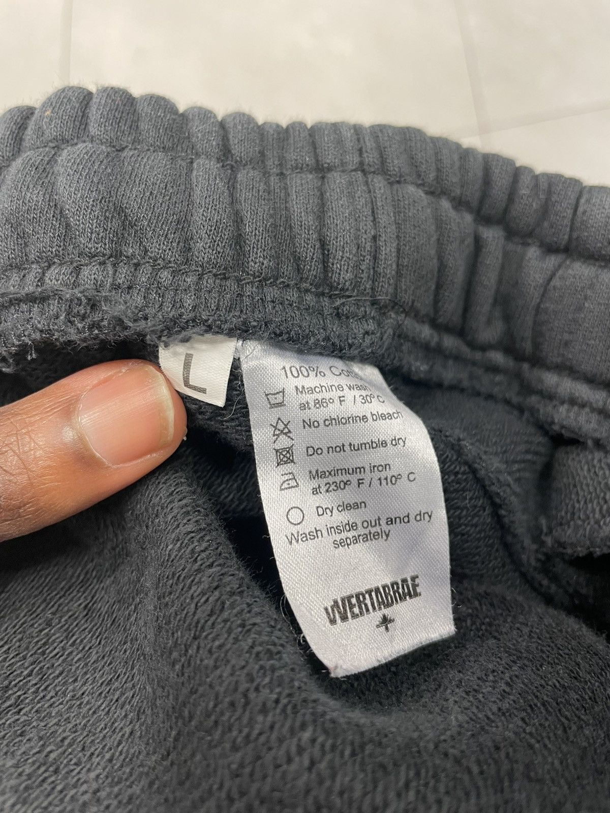 Vertabrae Black very shorts in good condition Size US 36 / EU 52 - 2 Thumbnail