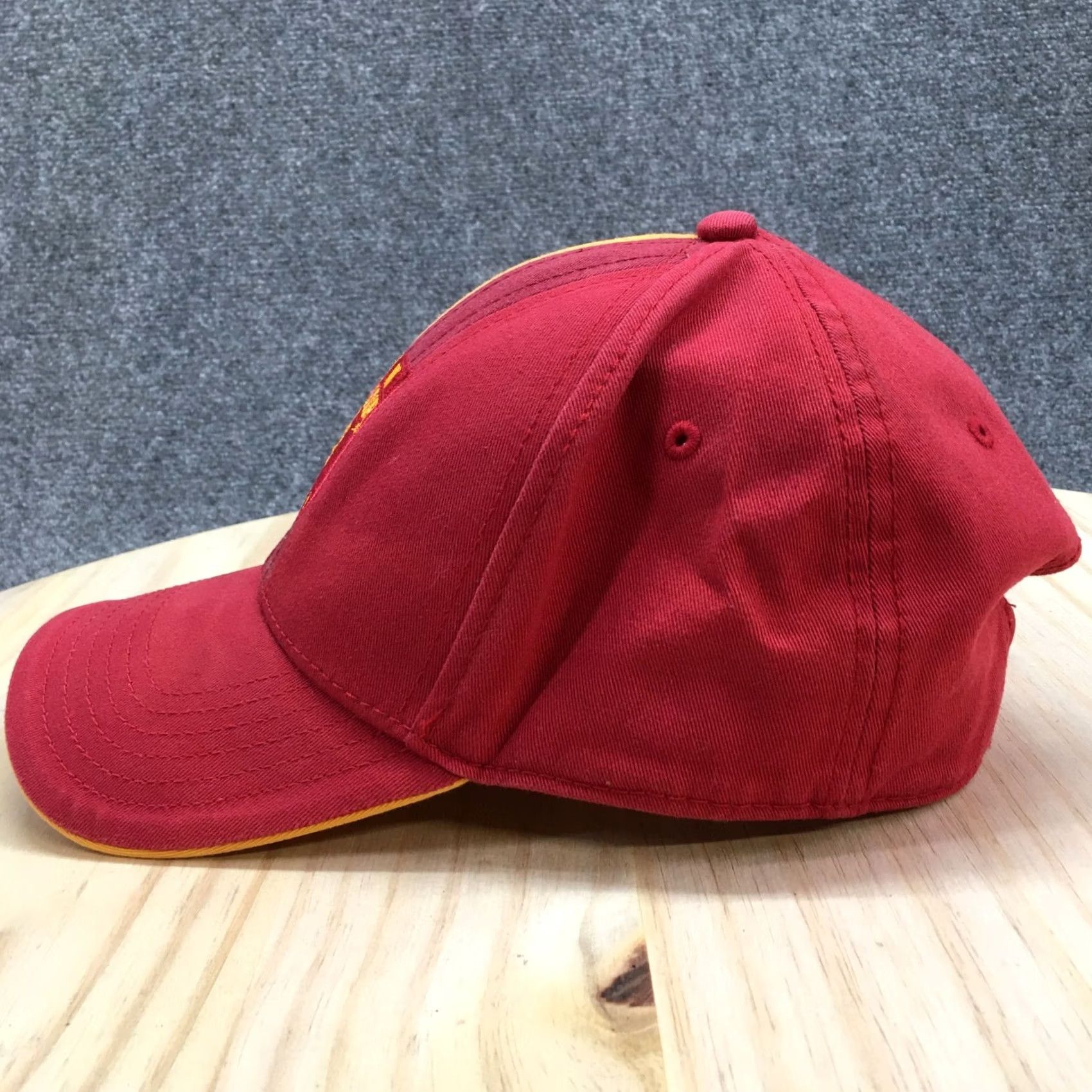Vintage Harry Potter Gryffindor Crest Baseball Cap Hat Mens OS Maroon Gold Adjustable Size ONE SIZE - 4 Thumbnail