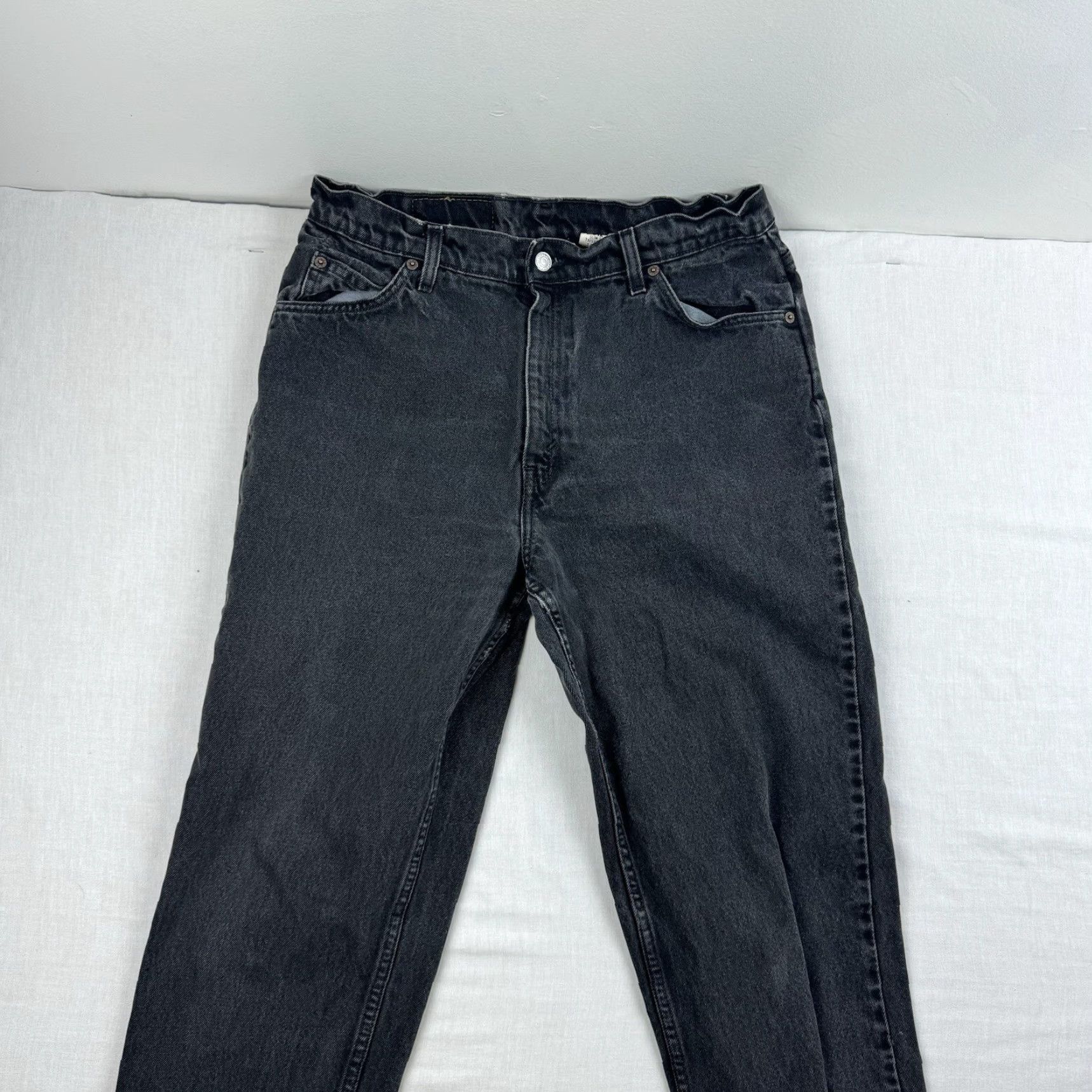 Levi's VINTAGE Levi's Jeans 14 Slim Black 912 90s Levis 912 Womens Tapered Orange Tab 28in inseam 29in waist Boy? (Wait) Size 36" / US 14 / IT 50 - 2 Thumbnail