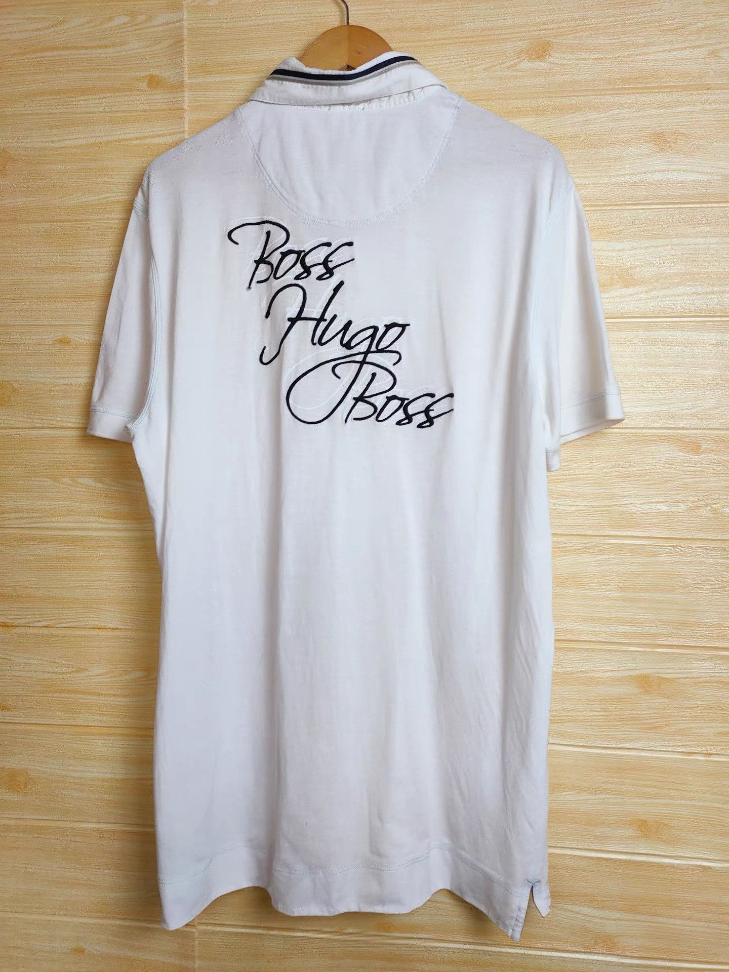 Hugo Boss Hugo Boss Men's White Short Sleeve Top K29 Size US XXL / EU 58 / 5 - 2 Thumbnail