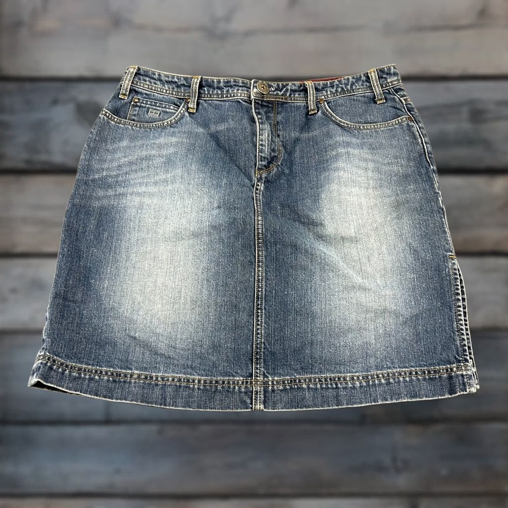 Tommy Hilfiger VINTAGE Tommy Hilfiger Skirt Womens 14 Blue Denim Midi Mini High Rise Pocket Slit 90s 70s 80s Retro USA Size 36" / US 14 / IT 50 - 1 Thumbnail