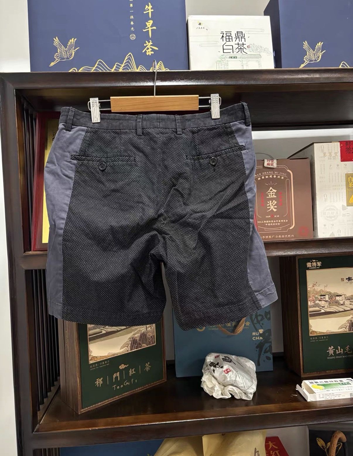 Dolce & Gabbana Dolce&Gabbana Mainline Shorts J2 Size US 30 / EU 46 - 2 Thumbnail