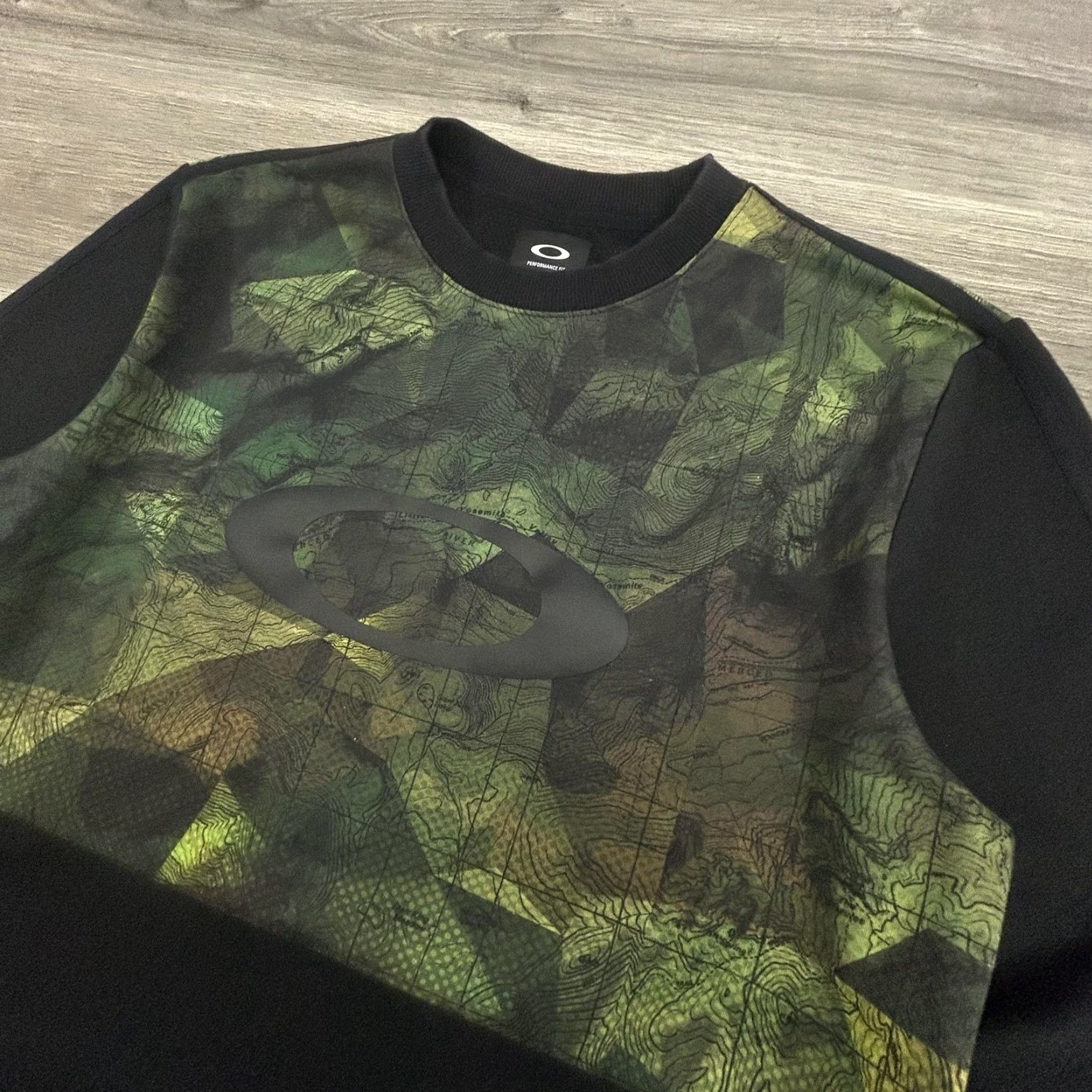 Oakley Oakley Sweatshirt Mens XL Black Camo Performance Fit Crewneck Logo Graphic Print Pullover Knitted Knit Regular Sleeve Boys Mens to Adults? Size US XL / EU 56 / 4 - 3 Thumbnail