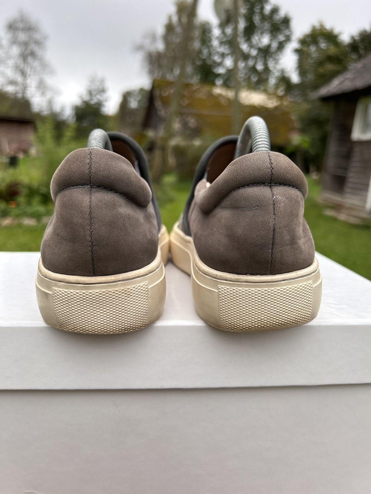 Brunello Cucinelli Brunello Cucinelli Beaded Accent Low Top Sneakers Size US 7 / IT 37 - 12 Thumbnail