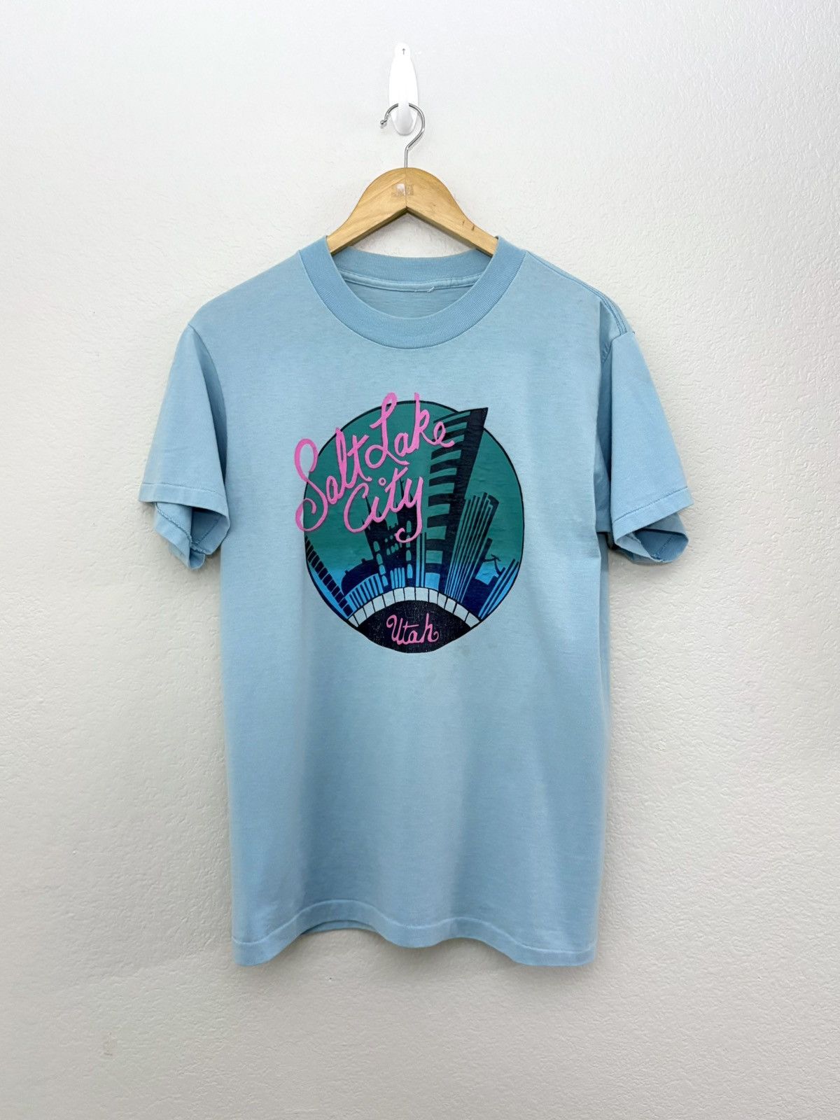 Vintage 80’s Salt Lake City Utah Vintage Faded Blue Tee Size US M / EU 48-50 / 2 - 1 Thumbnail