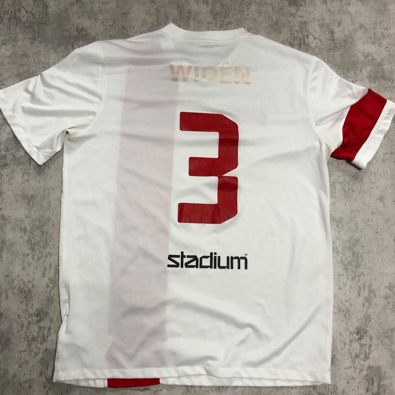 Nike Nike red and white football shirt Size US L / EU 52-54 / 3 - 5 Thumbnail