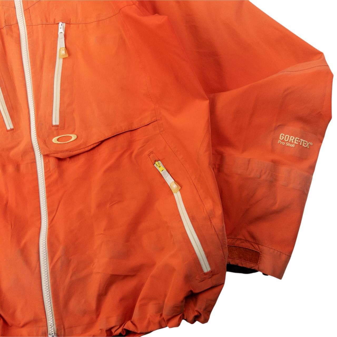 Oakley Vintage Oakley Goretex Pro Shell Snowboarding Jacket Size L Size US L / EU 52-54 / 3 - 7 Thumbnail
