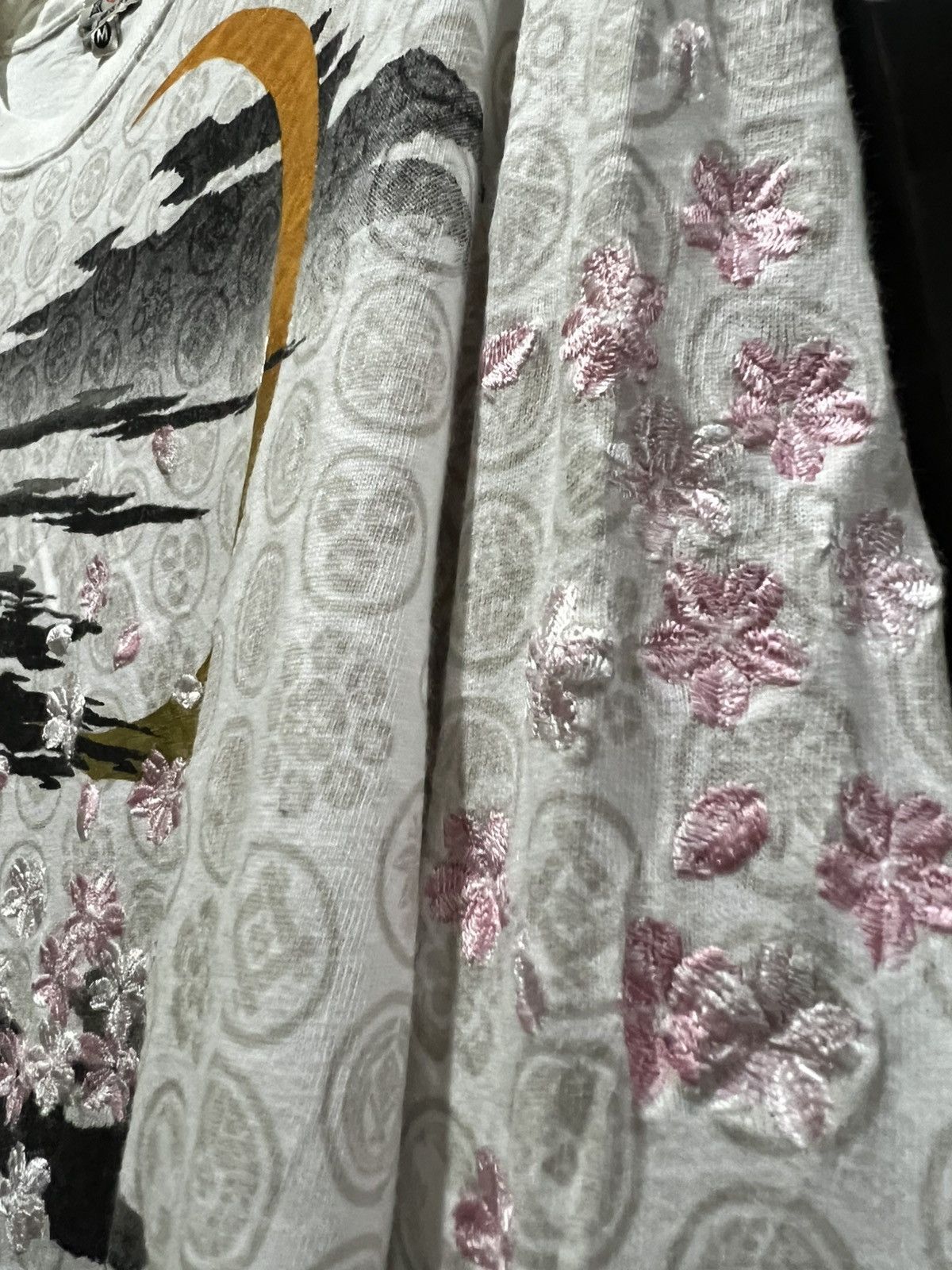Japanese Brand Embroidery Cherry Blossom Skull Traditional Japanese Ls tee Size US M / EU 48-50 / 2 - 9 Thumbnail