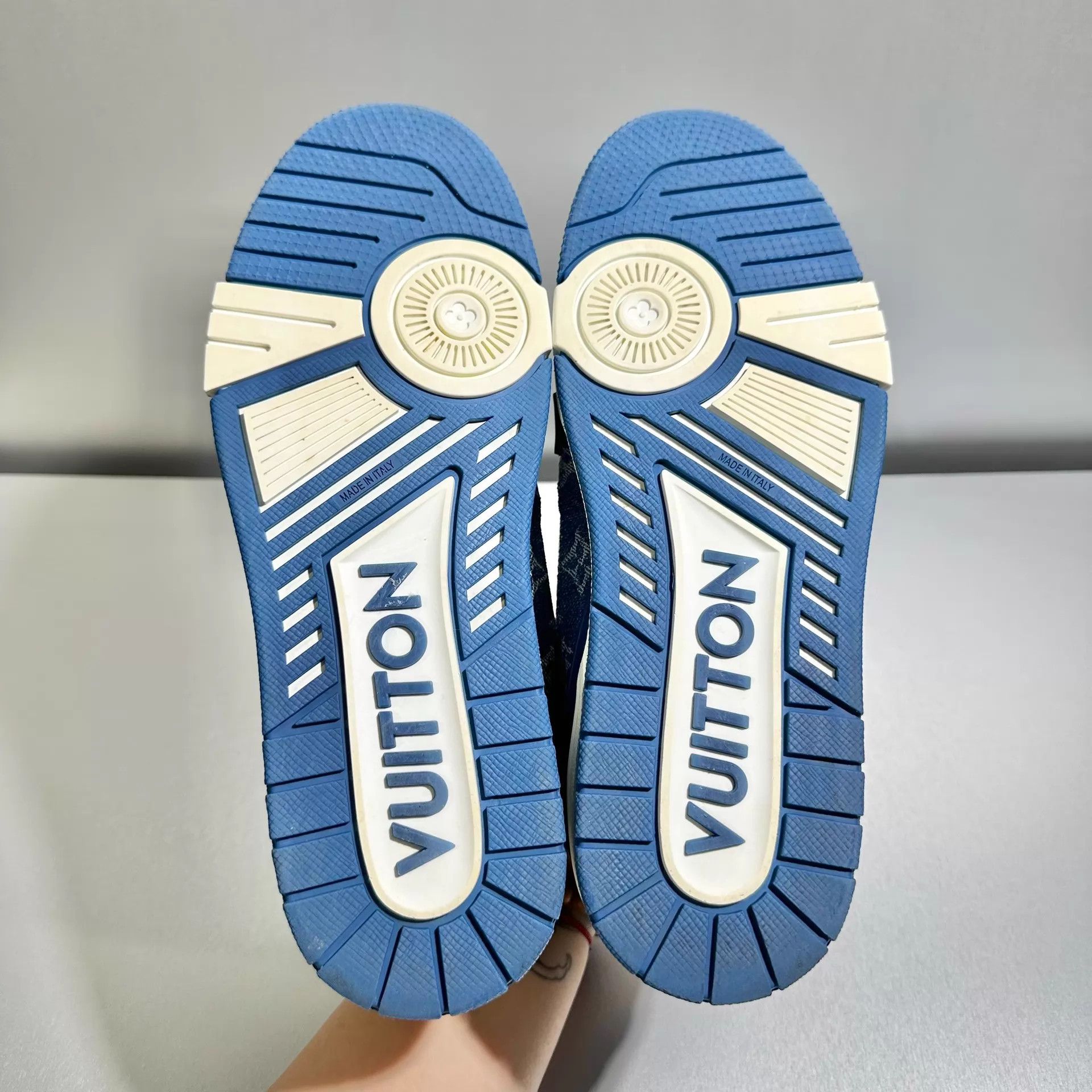 Louis Vuitton LV Trainer White Blue Denim 7/41 2-3x Excellent Size US 8 / EU 41 - 7 Thumbnail