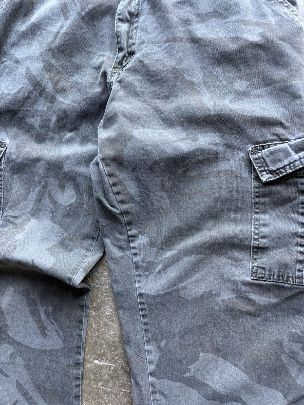 Wrangler Y2k Wrangler Camo Cargos Size US 34 / EU 50 - 2 Thumbnail