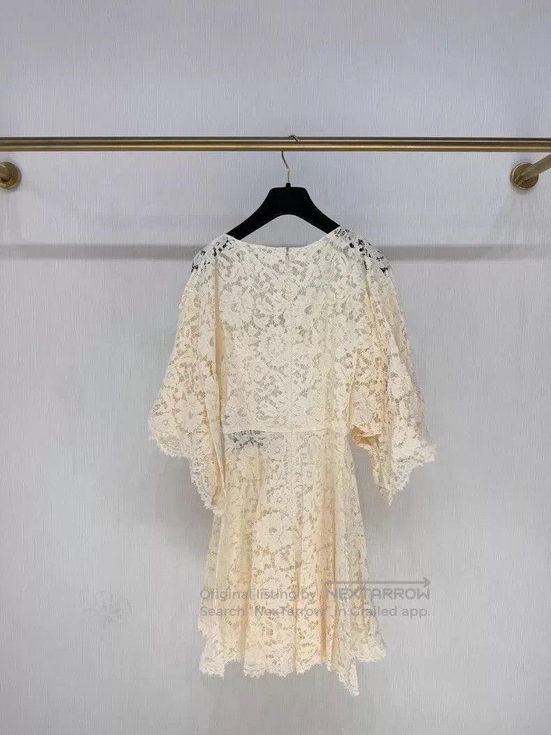 Valentino Valentino Heavy work full lace heavy work dress Size XS / US 0-2 / IT 36-38 - 2 Thumbnail