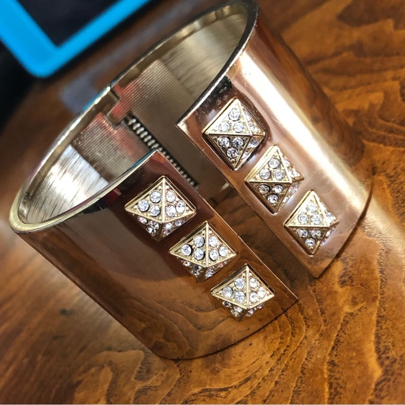 Victoria's Secret Victoria’s Secret gold plated mirror finish cuff bracelet Size ONE SIZE - 2 Thumbnail