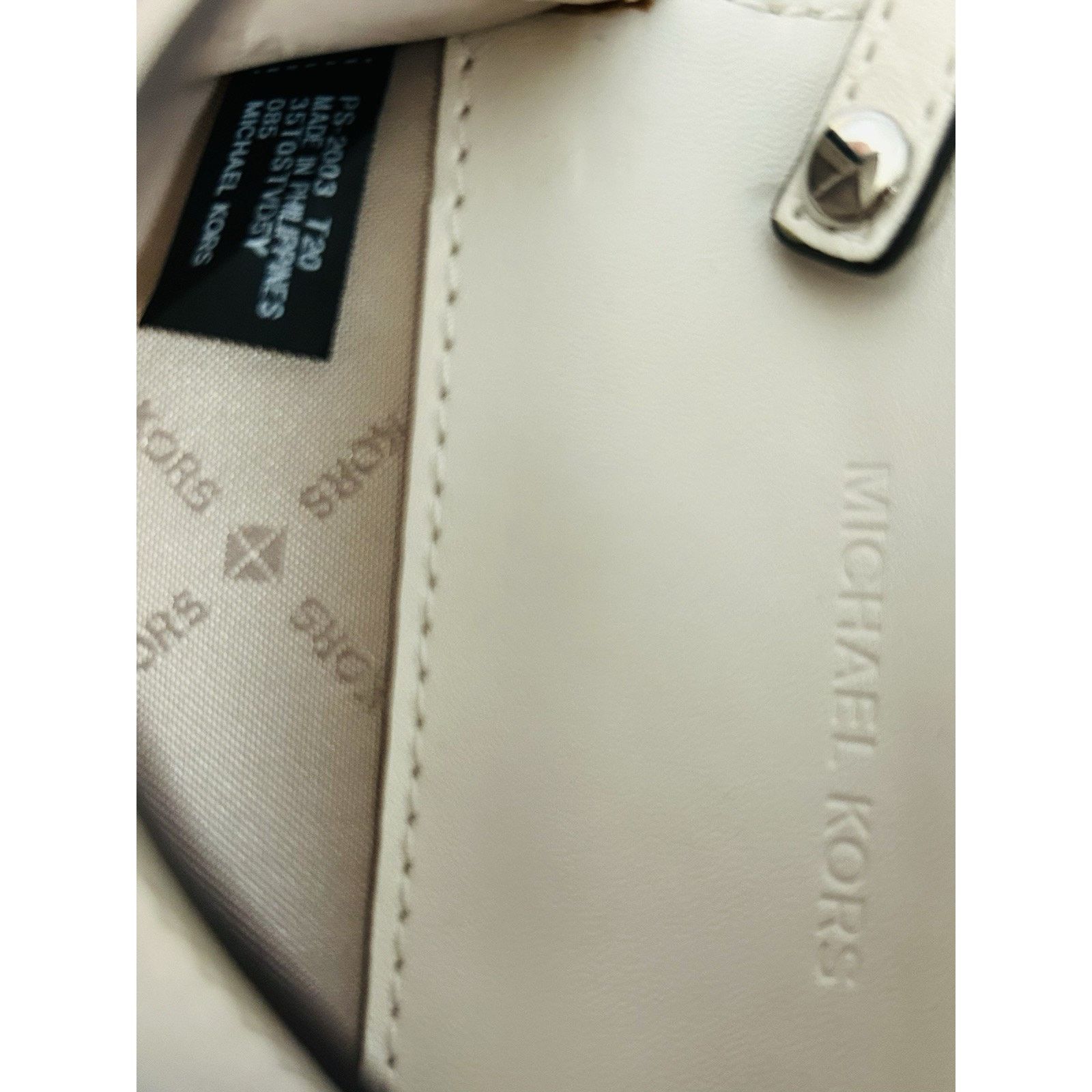 Michael Kors New Michael Kors Mini Purse White Leather Quilted Crossbody Size ONE SIZE - 9 Thumbnail