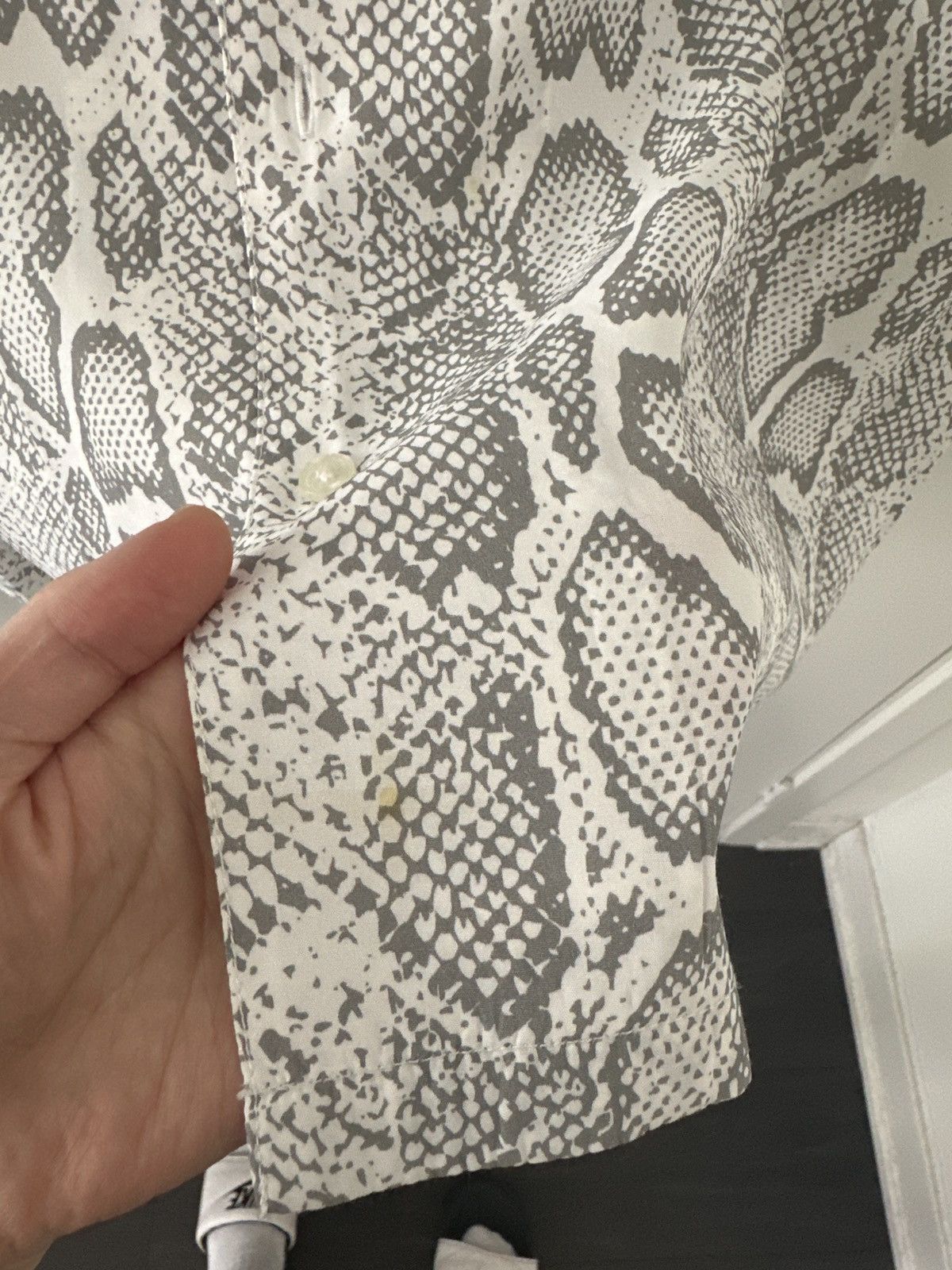 Supreme Supreme Snake Short-Sleeve Shirt 'White' Size US S / EU 44-46 / 1 - 2 Thumbnail