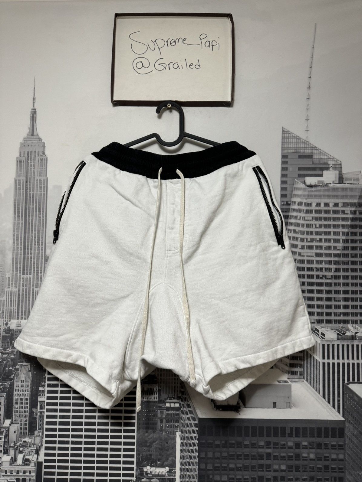 FOG 💥 OG FOG Fear of God Essentials Shorts SZ Large White Size US 34 / EU 50 - 1 Thumbnail