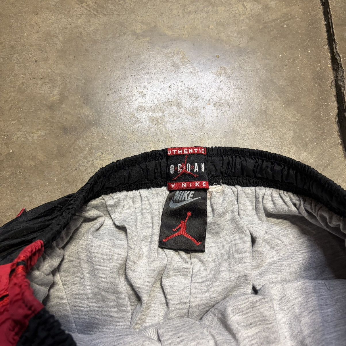 Jordan Brand Vintage 80s Jordan Jumpan Track Pants Sweatpants Jogger 1985 Size US 29 - 11 Thumbnail